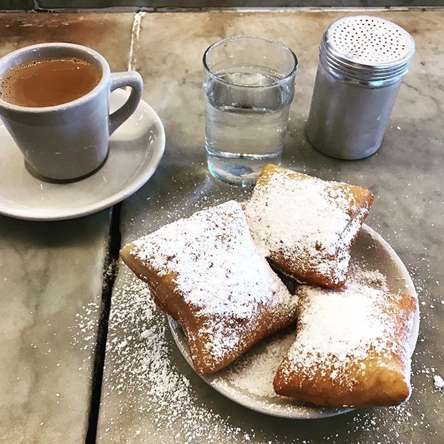 Beignets at Morning Call - the greatest way to start your day. Num nums!! #neworleans