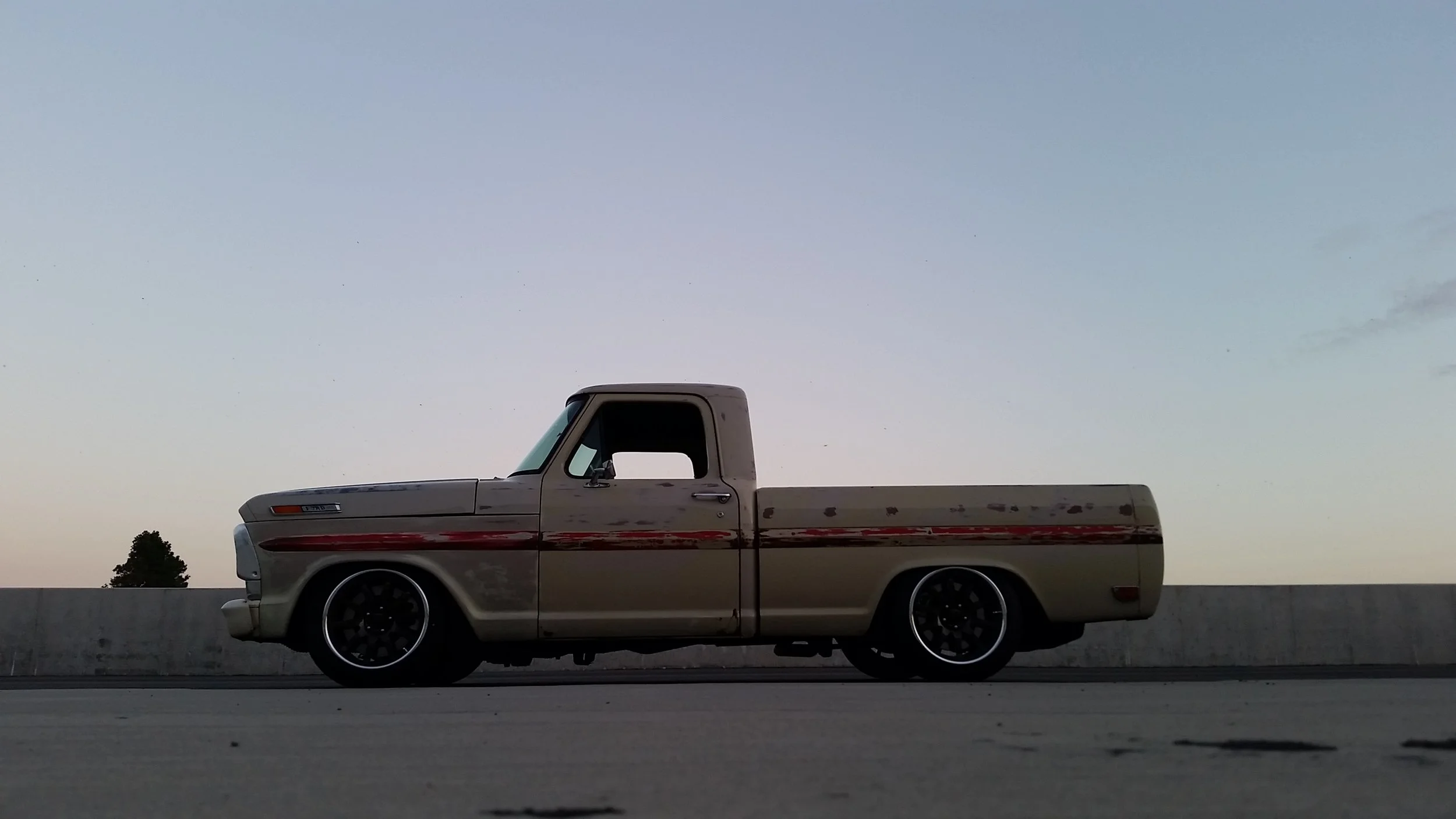 Sean Fogli - 67 -69 F100 Front Bumper4.JPG