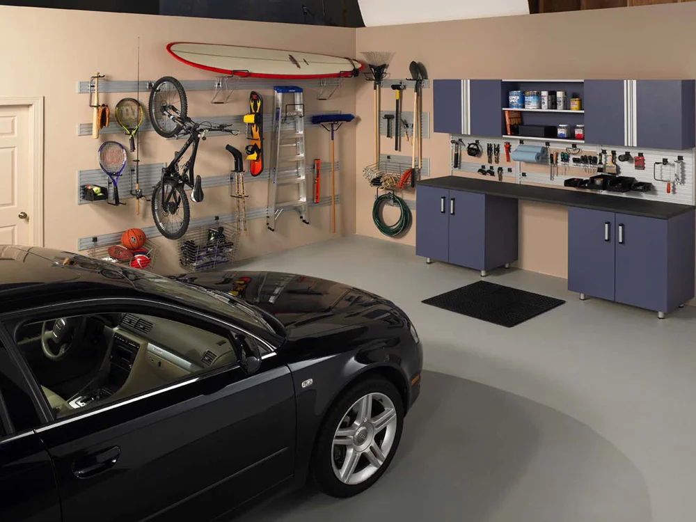 10Garage with Omni Track_1.jpg