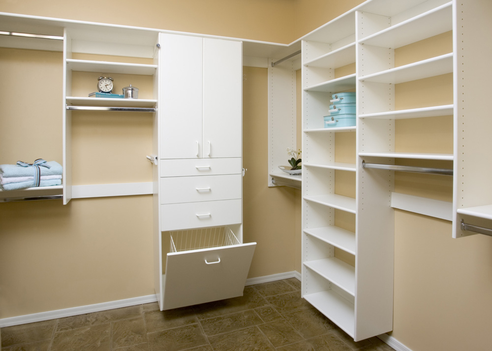 28- White Walk-in with Drawer Stack.jpg