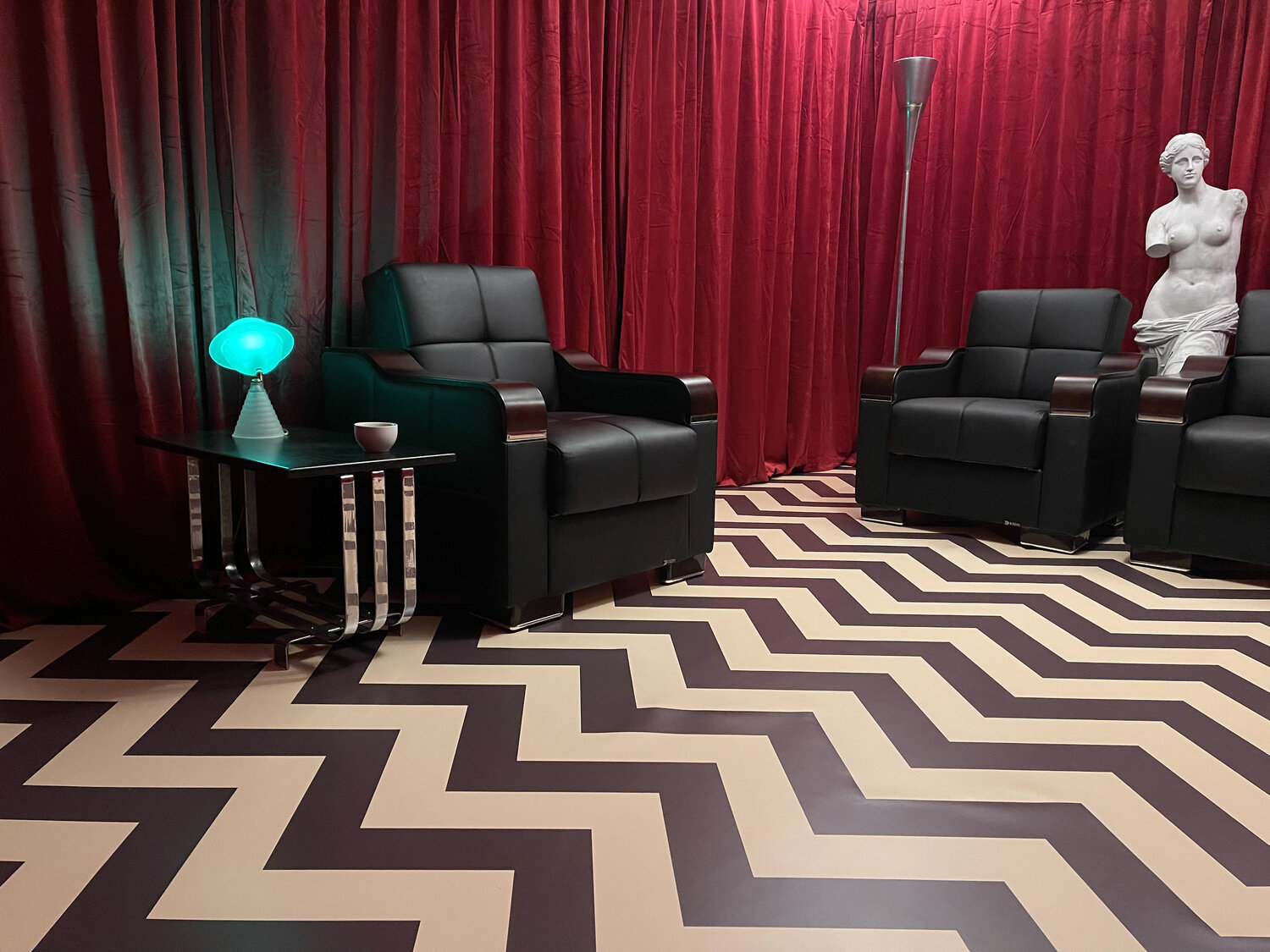 Twin Peaks Tour — Twin Red Room now complete!!