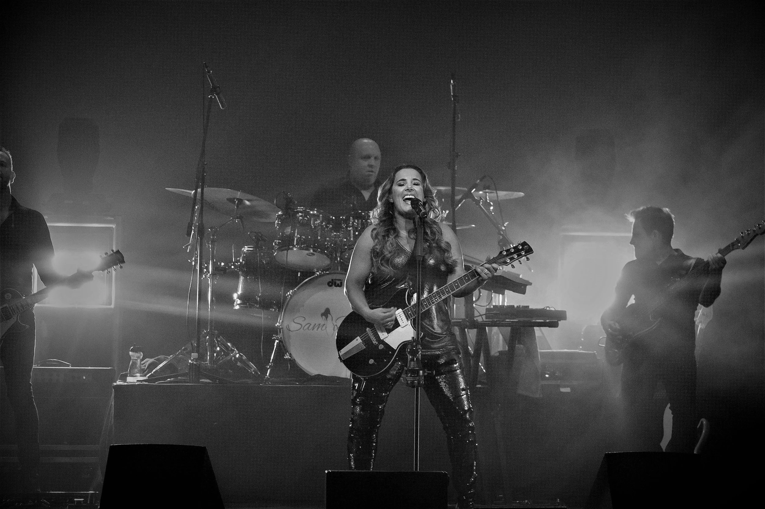 SAM BAILEY PERFORMS AT DUNFERMLINE ALHAMBRA THEATRE PICTURE BY: COLIN FOY PHOTOGRAPHY