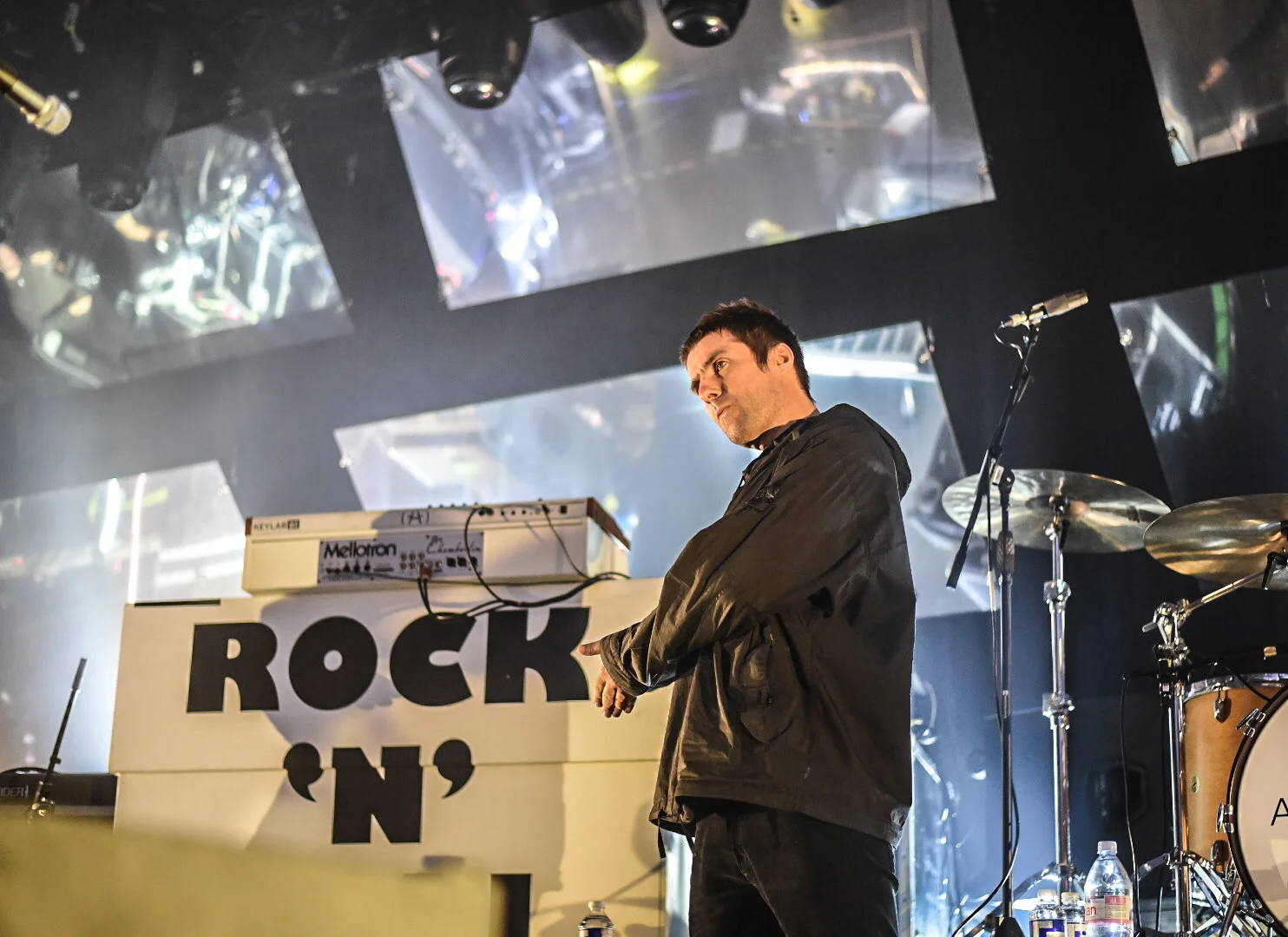 LIAM GALLAGHER PERFORMING AT GLASGOW'S BARROWLANDS - 11/06/2017 PICTURE BY: CALUM BUCHAN PHOTOGRAPHY