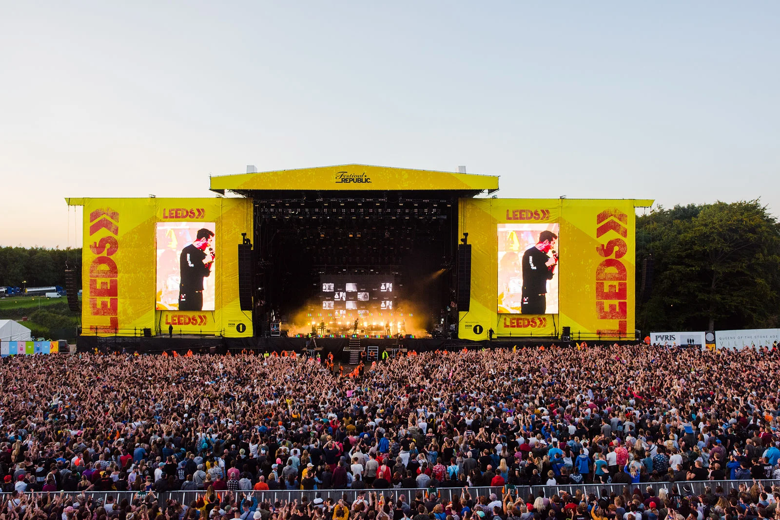 BASTILLE PERFORMING AT LEEDS FESTIVAL 2017 - 26/08/2017 PICTURE BY: ANNA HJORTRONSTEEN PHOTOGRAPHY