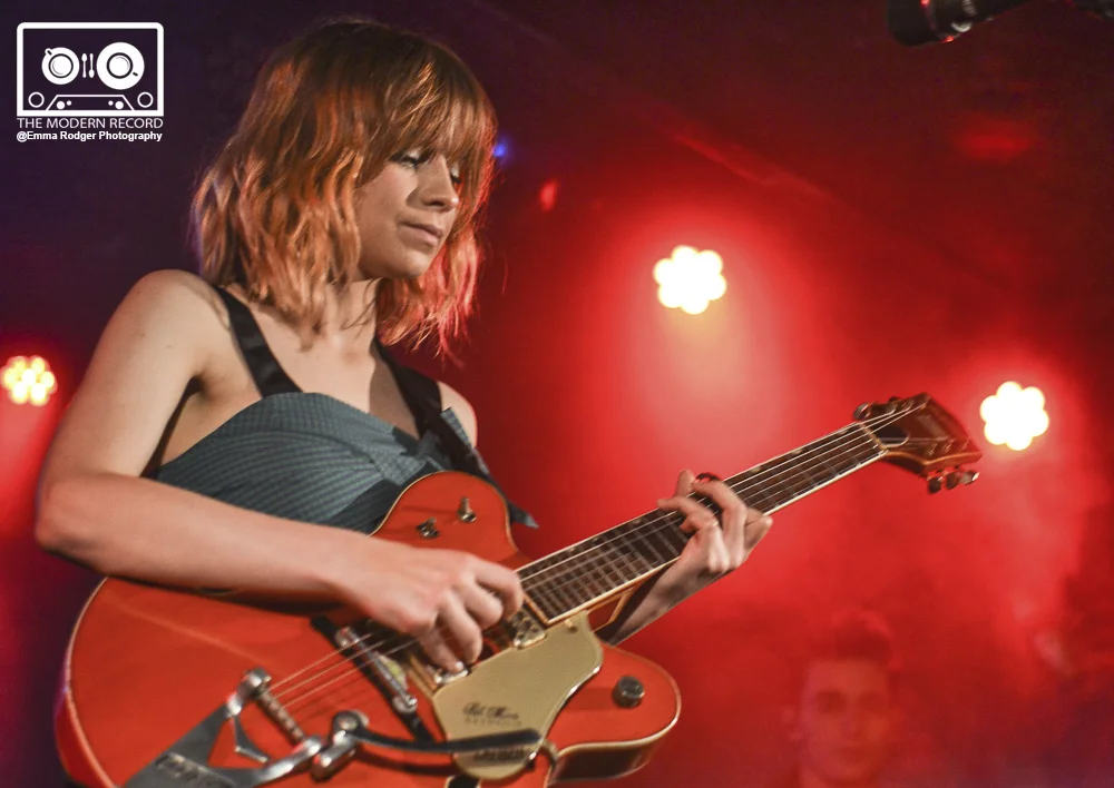 GABRIELLE APLIN PERFORMING AT GLASGOW'S ORAN MOR - 18/10/2017 PICTURE BY: EMMA RODGER PHOTOGRAPHY