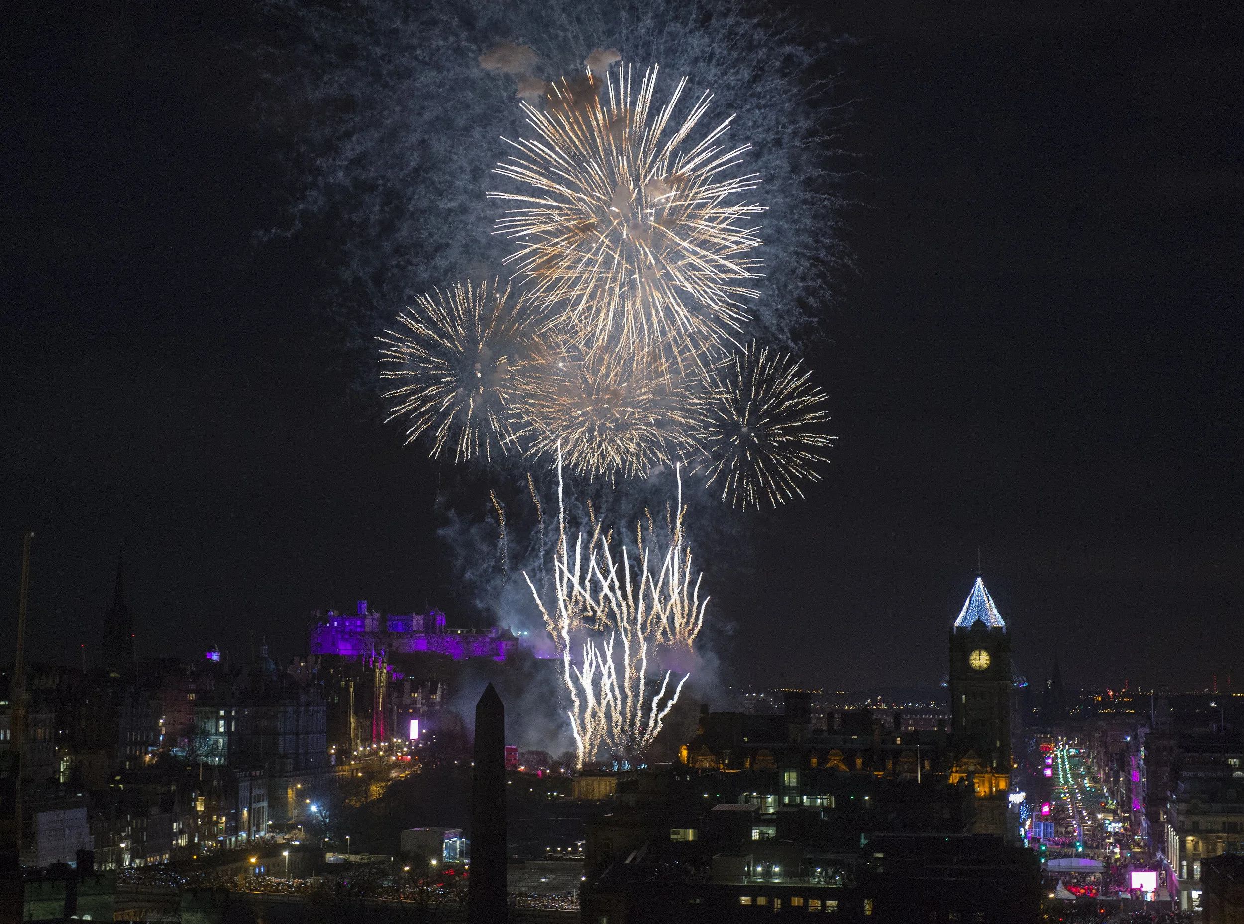 EDINBURGH'S HOGMANAY 2018 - MIDNIGHT NEW YEAR FIREWORKS DISPLAY PHOTO SOURCE: THE CORNER SHOP PR