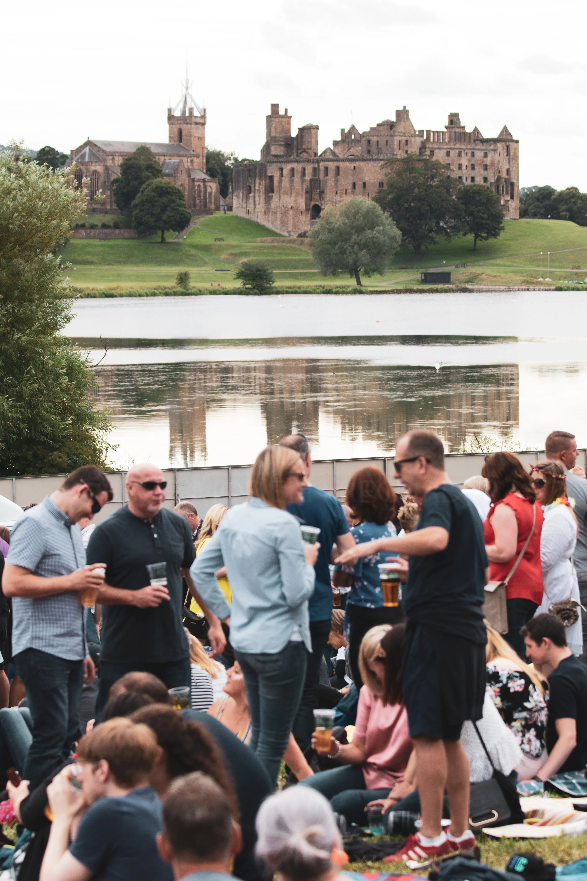 CROWD GOERS AT PARTY AT THE PALACE 2018 - 11.08.2018 PICTURE BY: KENDALL WILSON PHOTOGRAPHY