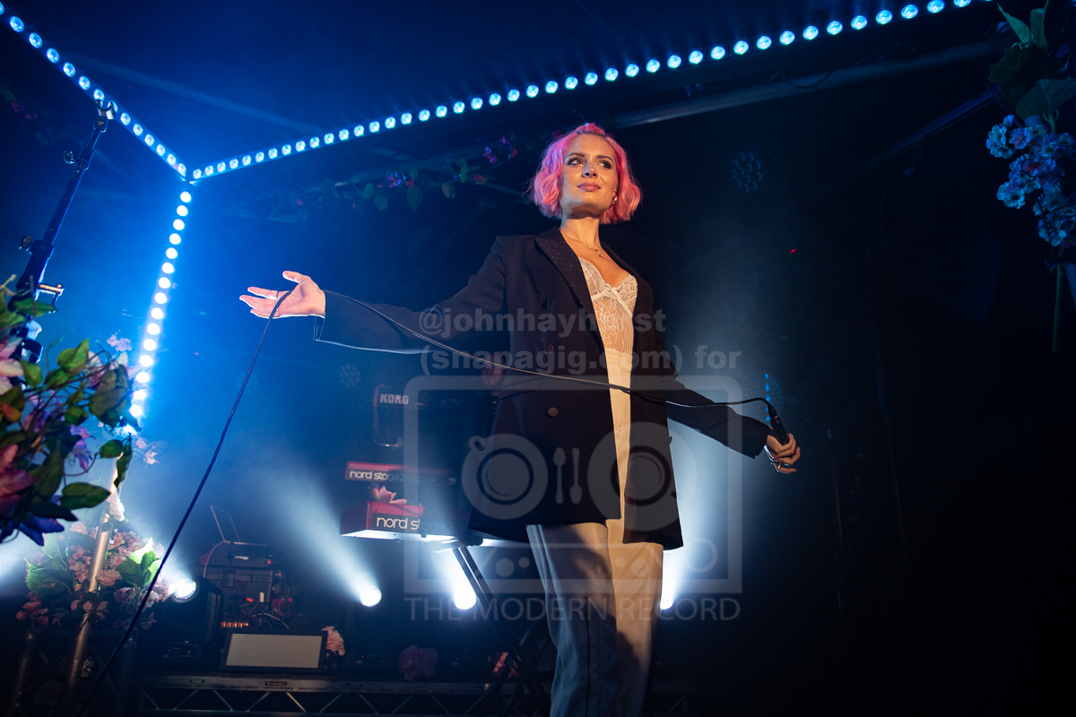 NINA NESBITT PERFORMING AT LEEDS WARDROBE - 14.04.2019 PICTURE BY: JOHN HAYHURST @SNAPAGIG.COM