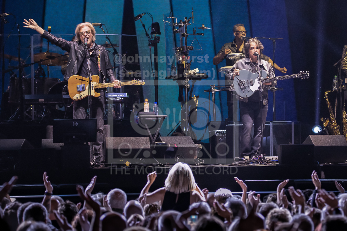DARYL HALL & JOHN OATES PICTURE BY: JOHN HAYHURST @SNAPAGIG.COM
