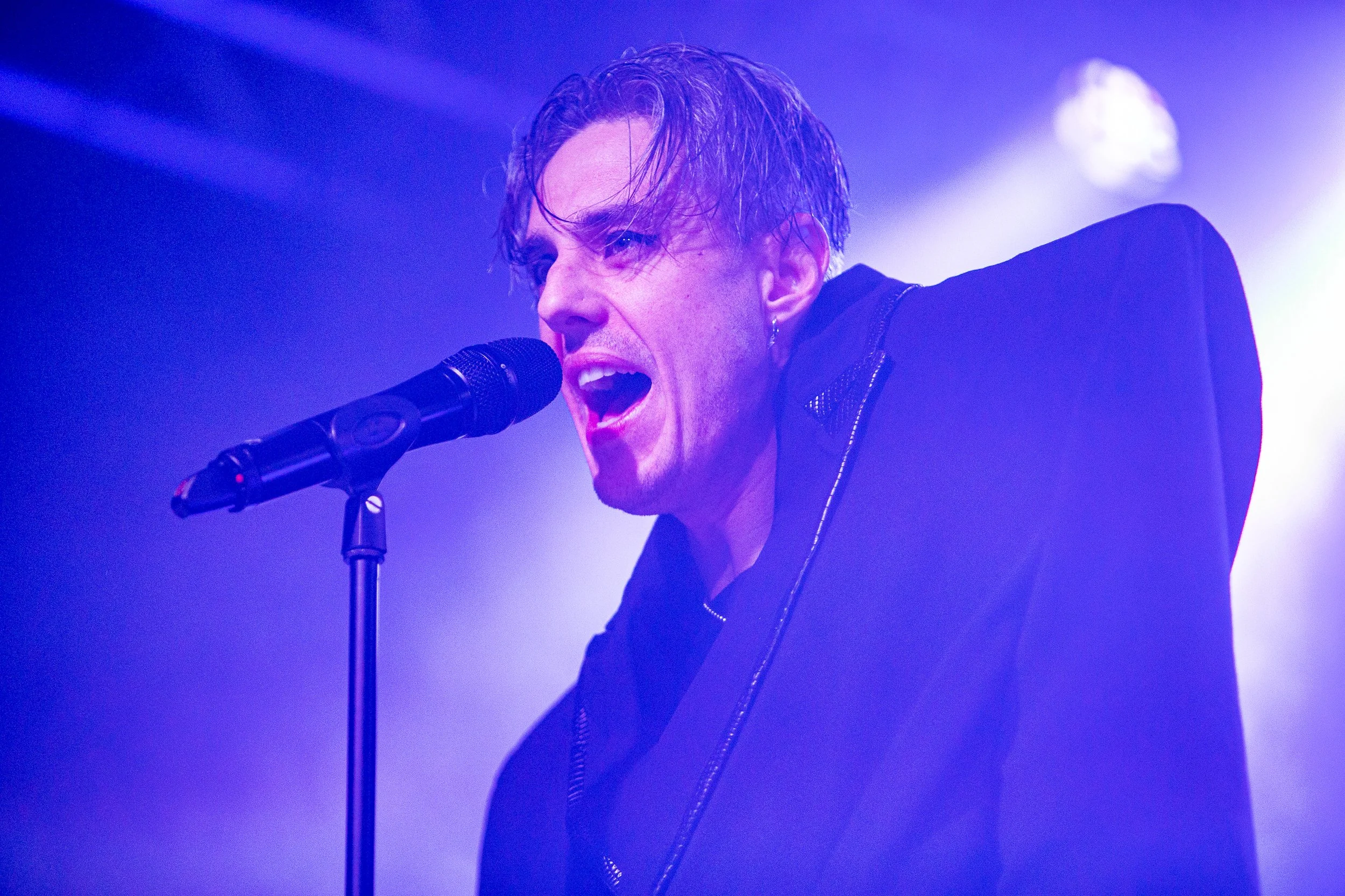 Confidence Man-3.jpg