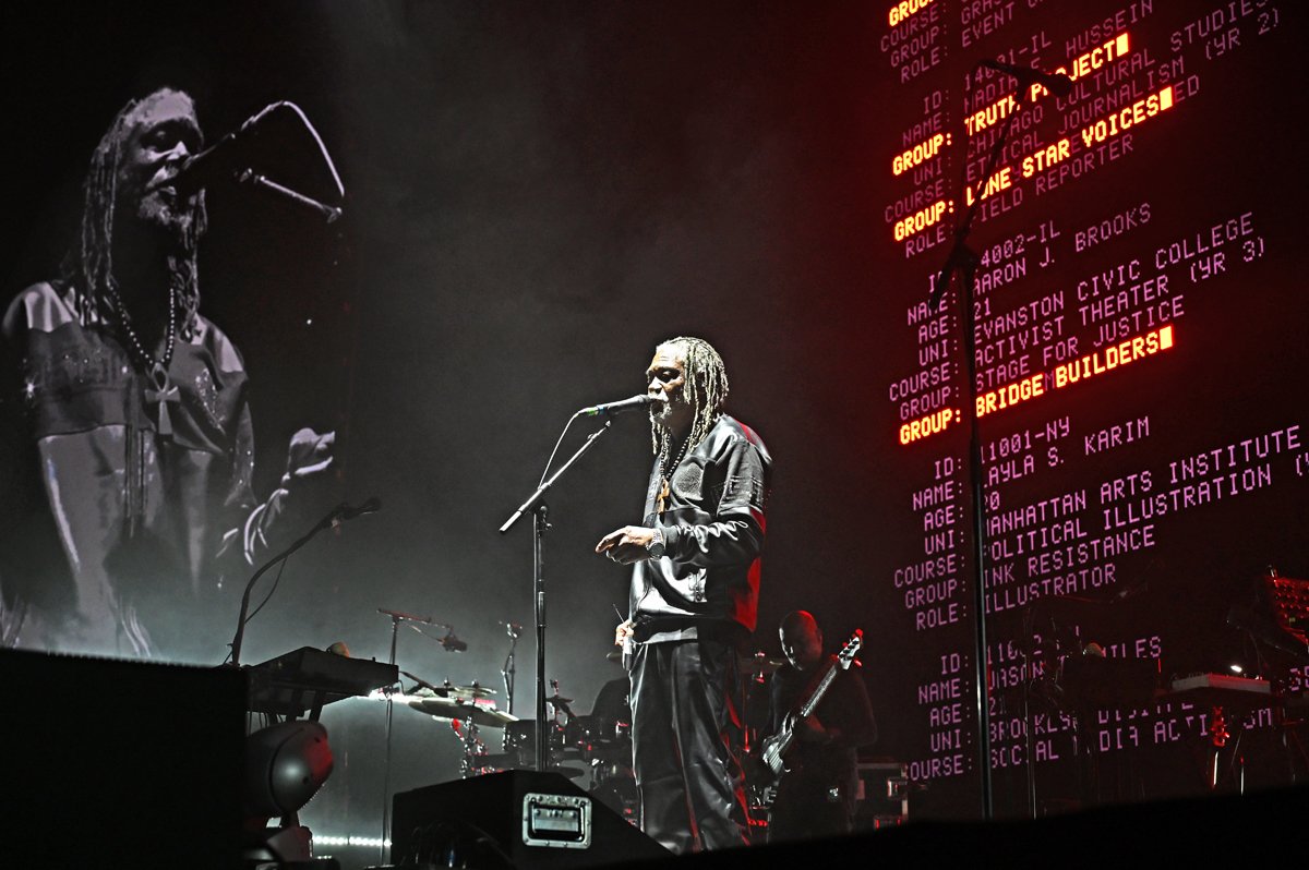 MASSIVE ATTACK 07.jpg