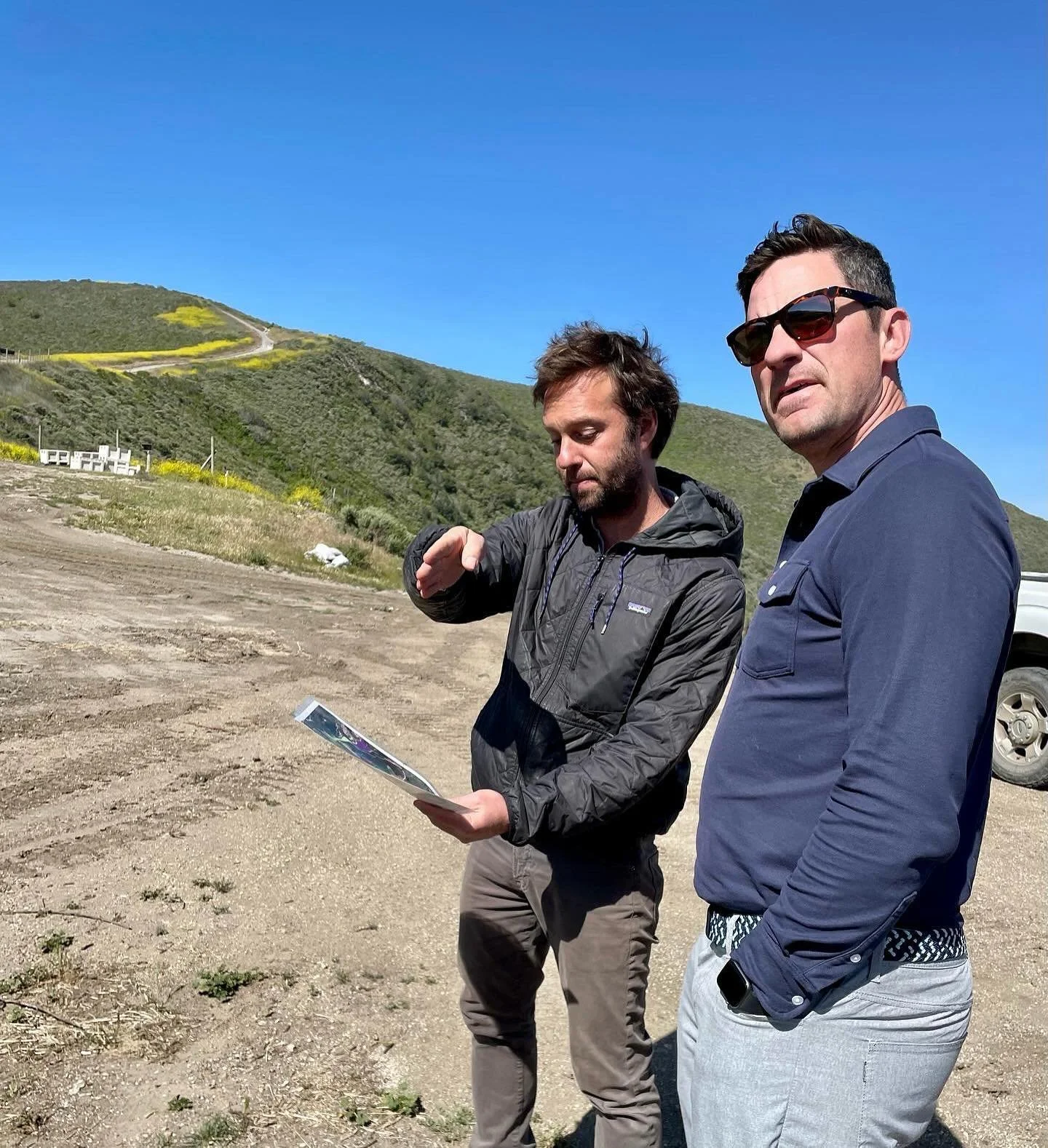 Every time I talk to this legend - @thehiltestate @jonataestate winemaker Matt Dees - my faith is restored in humanity.

Sure we geek out about aspect ratio, north facing slopes, D.E. &amp; the great pleasures of high acid Chardonnay&hellip;

But, we