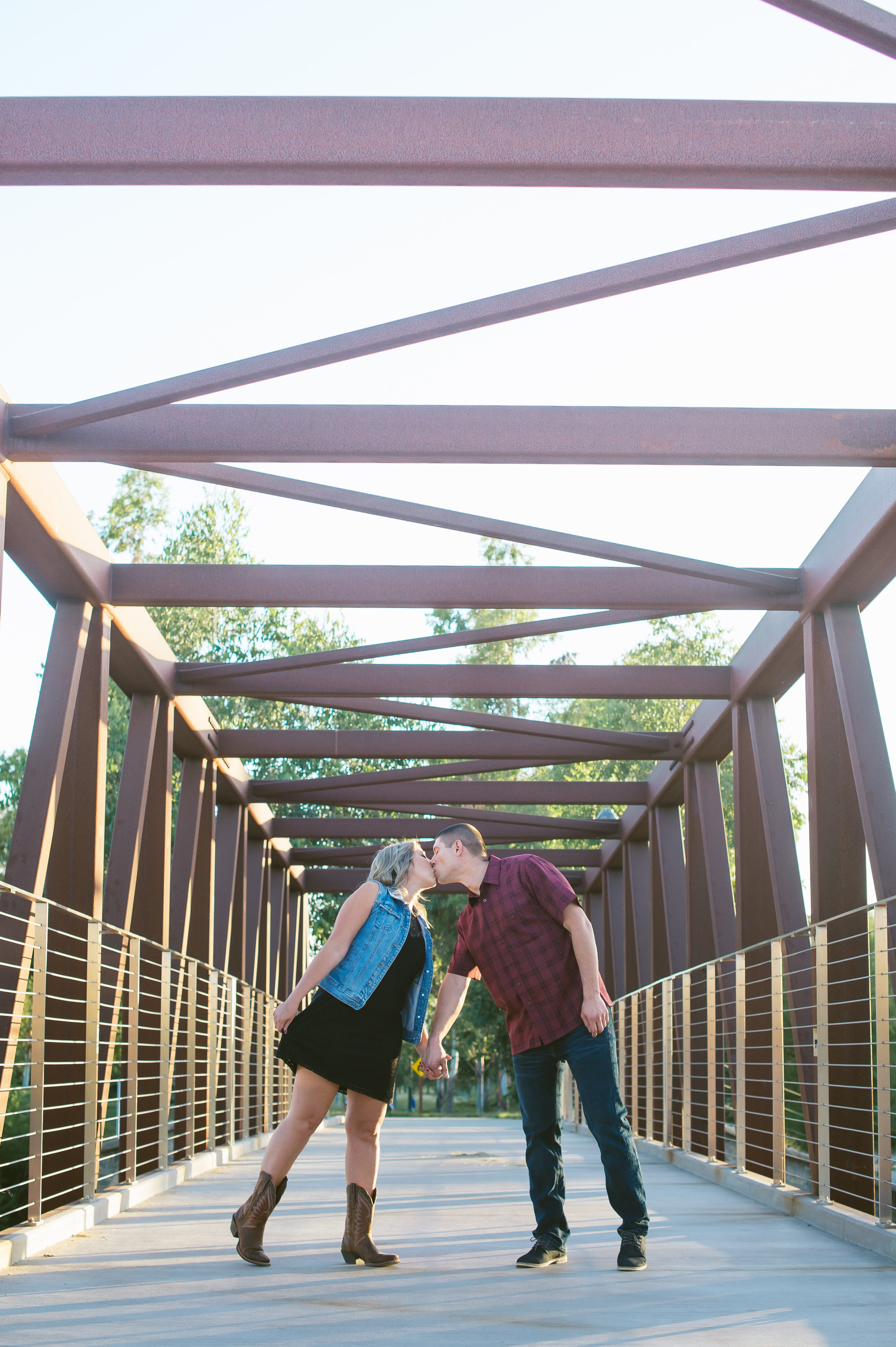 34jeffreyopenspacetrailengagementpicturesmichellejohnsonphotography.jpg