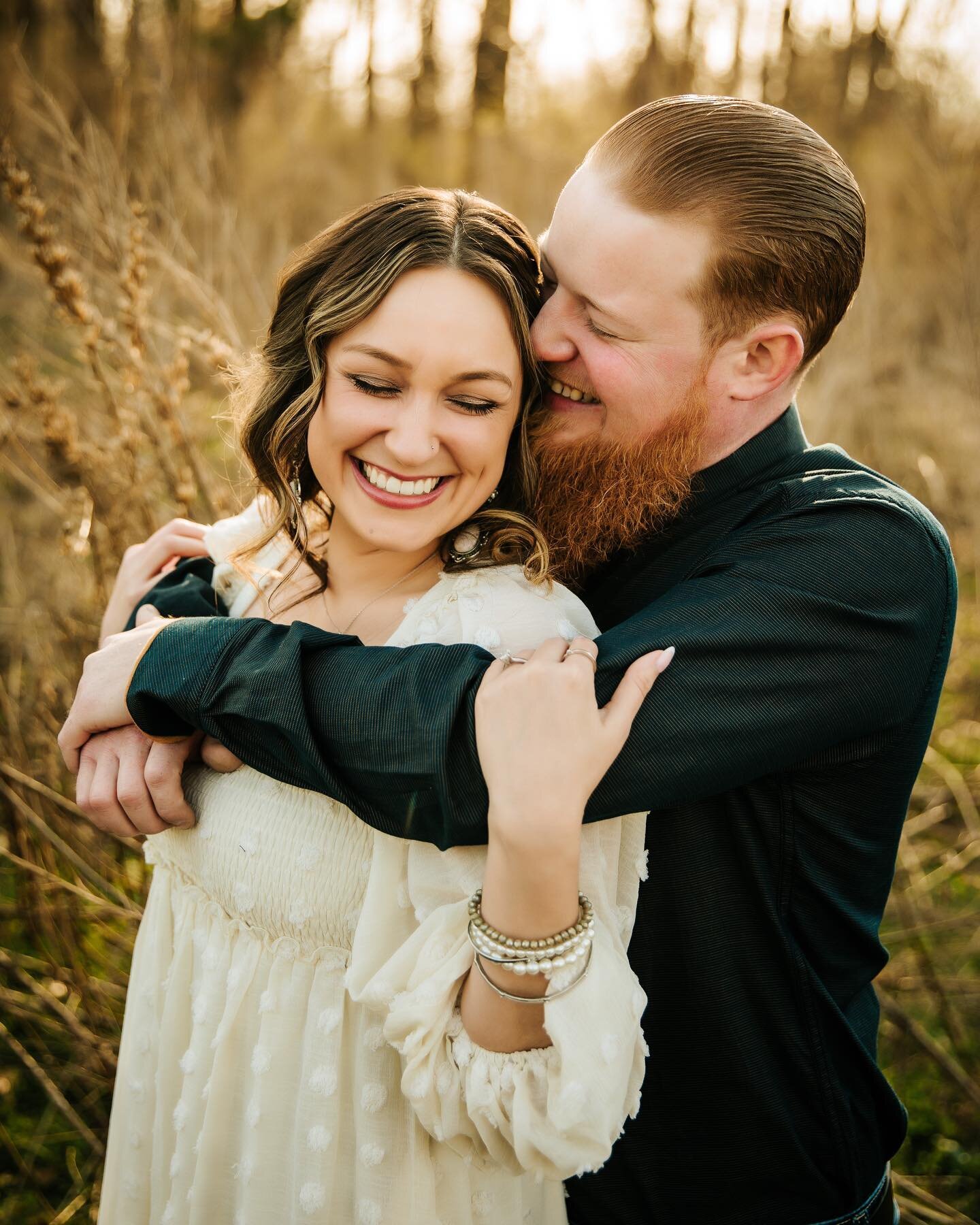 Sneaks from Friday&rsquo;s engagement session with Shanelle &amp; Alex with the perfect golden hour light!! 😍✨📸 I can&rsquo;t wait for their wedding this fall!!