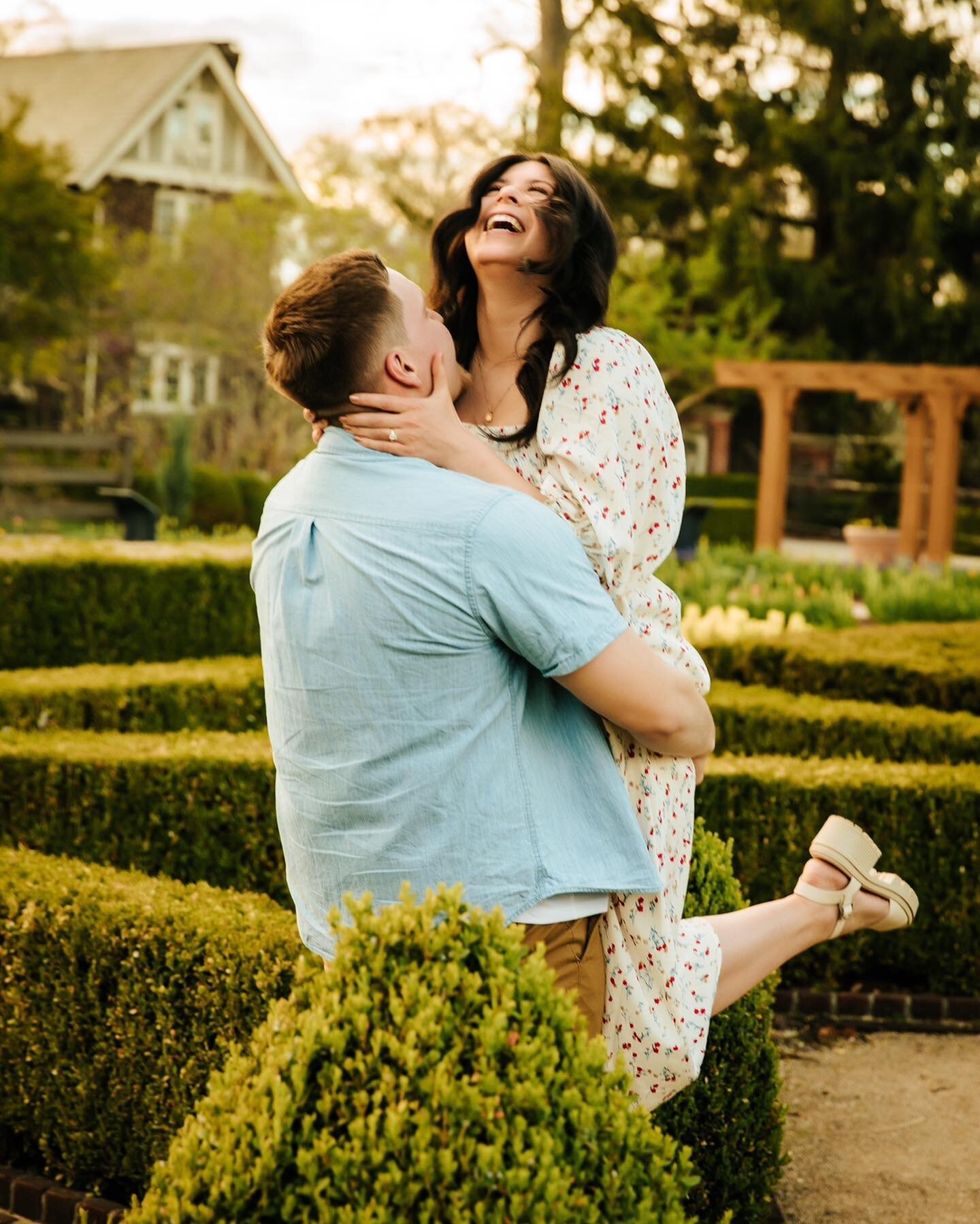 Sneaks from the perfect spring engagement session this past Friday with Hannah &amp; Brad! The sun came out right before we started, giving us that gorgeous golden hour glow! I&rsquo;m so glad these two came to Columbus for these! Can&rsquo;t wait to