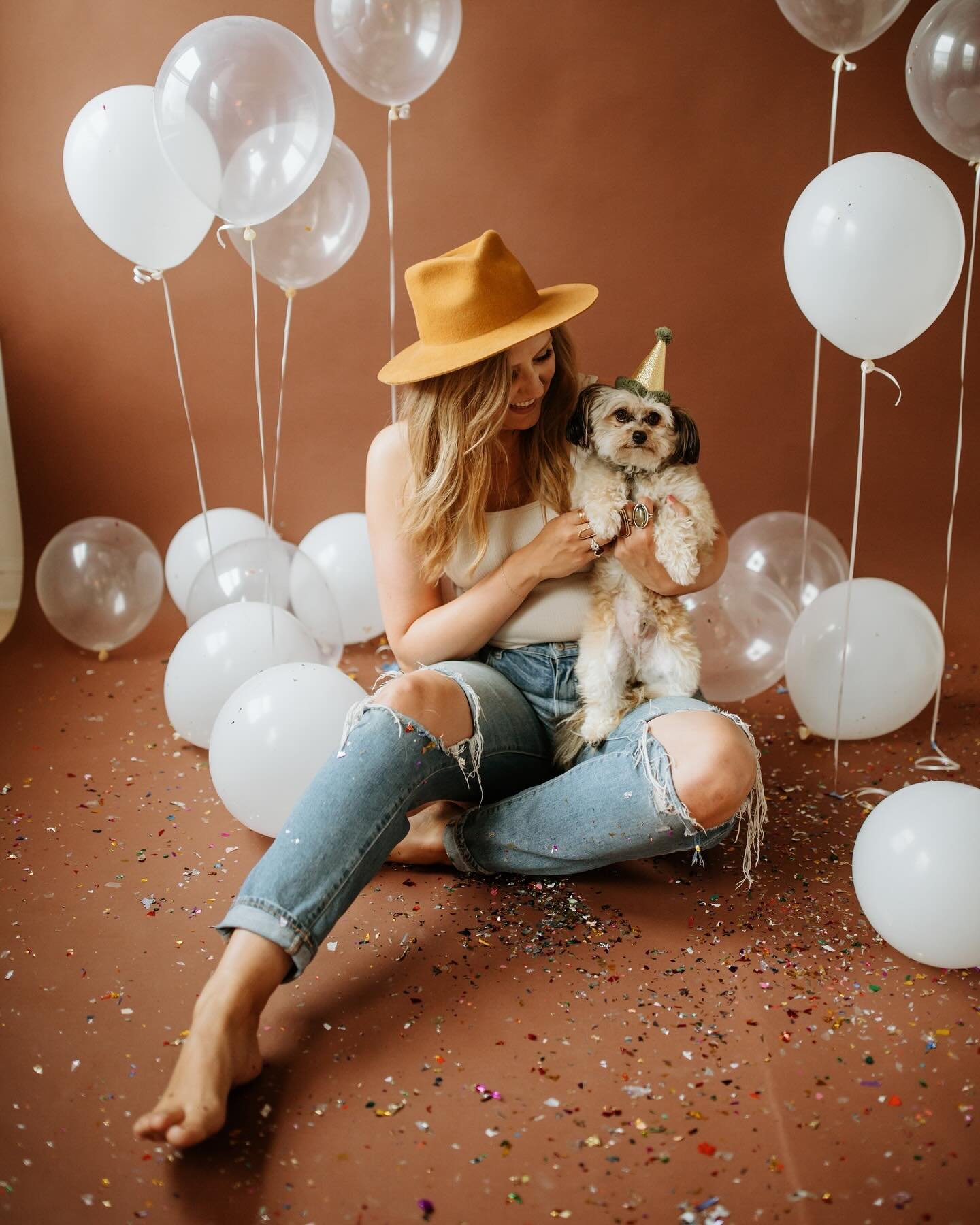 Happy, happy ⭐️GOLDEN⭐️ Birthday to my favorite coworker! Unfortunately, he always beats me for employee of the month. 

My favorite little guy! I love you so much, Olla bean!! 🥳🐶🎈🎂🎉