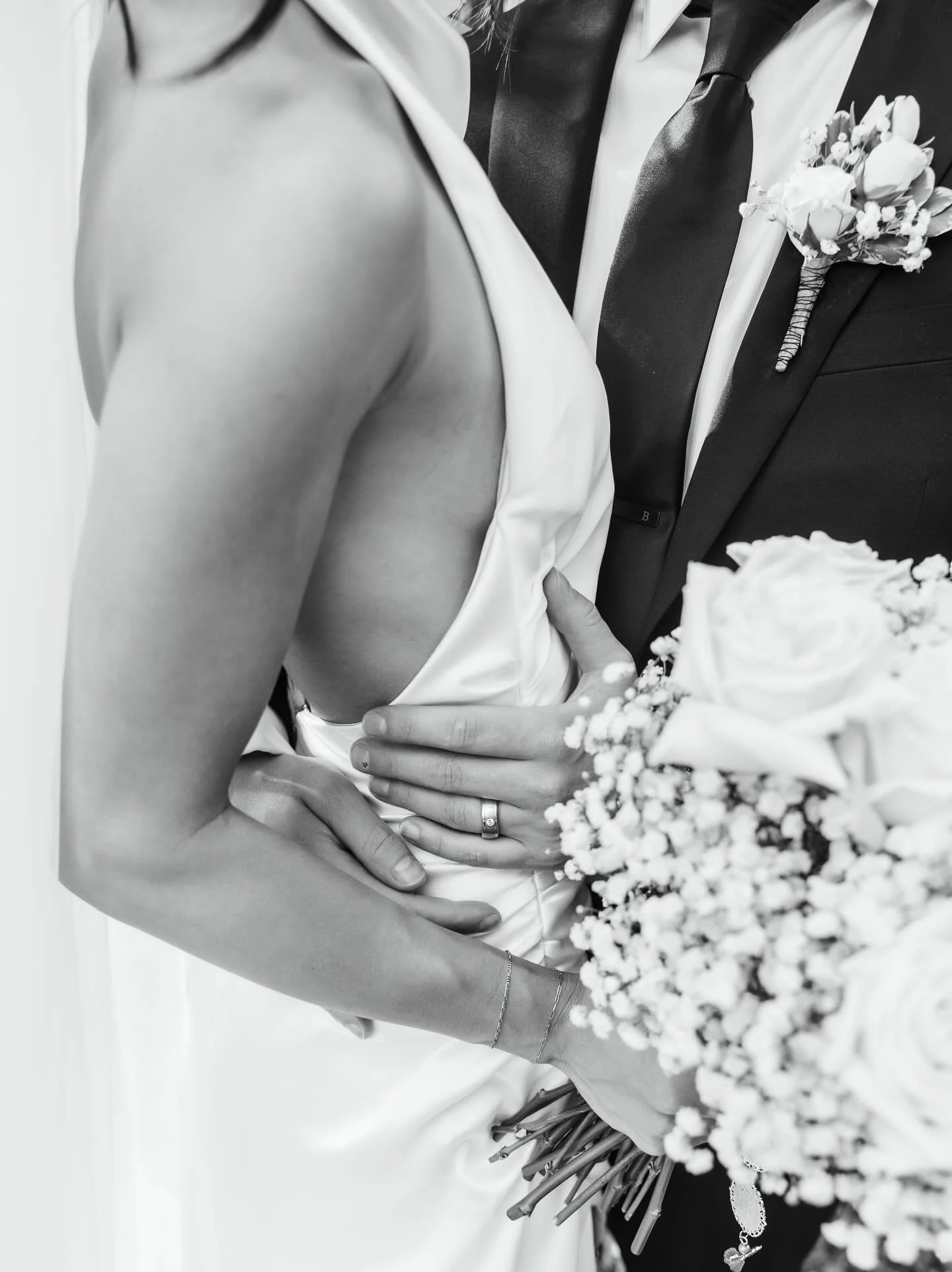 A few black and white snippets of Hannah & Braden’s perfect day 🖤🤍