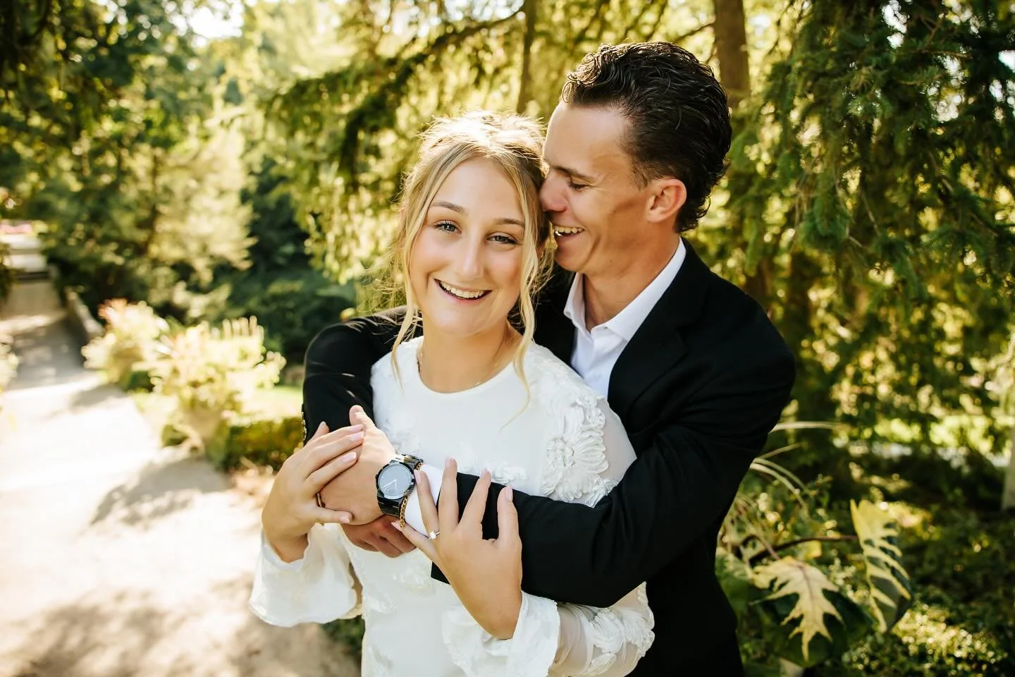 Cam and Ella 🤍 
Fun fact: I got to take both of their senior photos, too! 🤗
