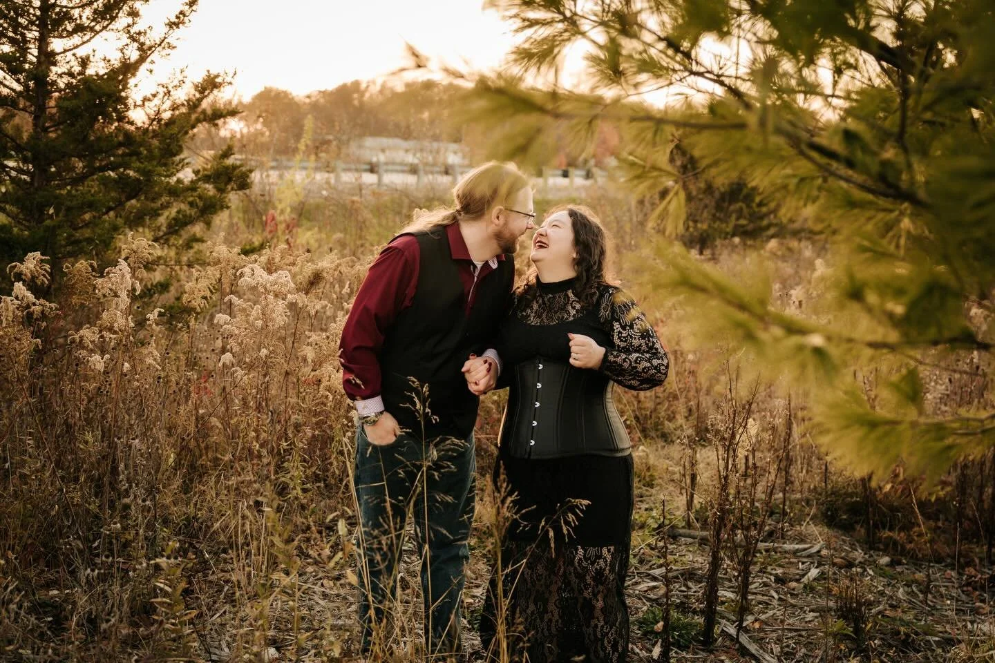 Because sometimes you just have to trust the process when your photographer says the spot by the side of the road is where she wants to shoot 😅✨