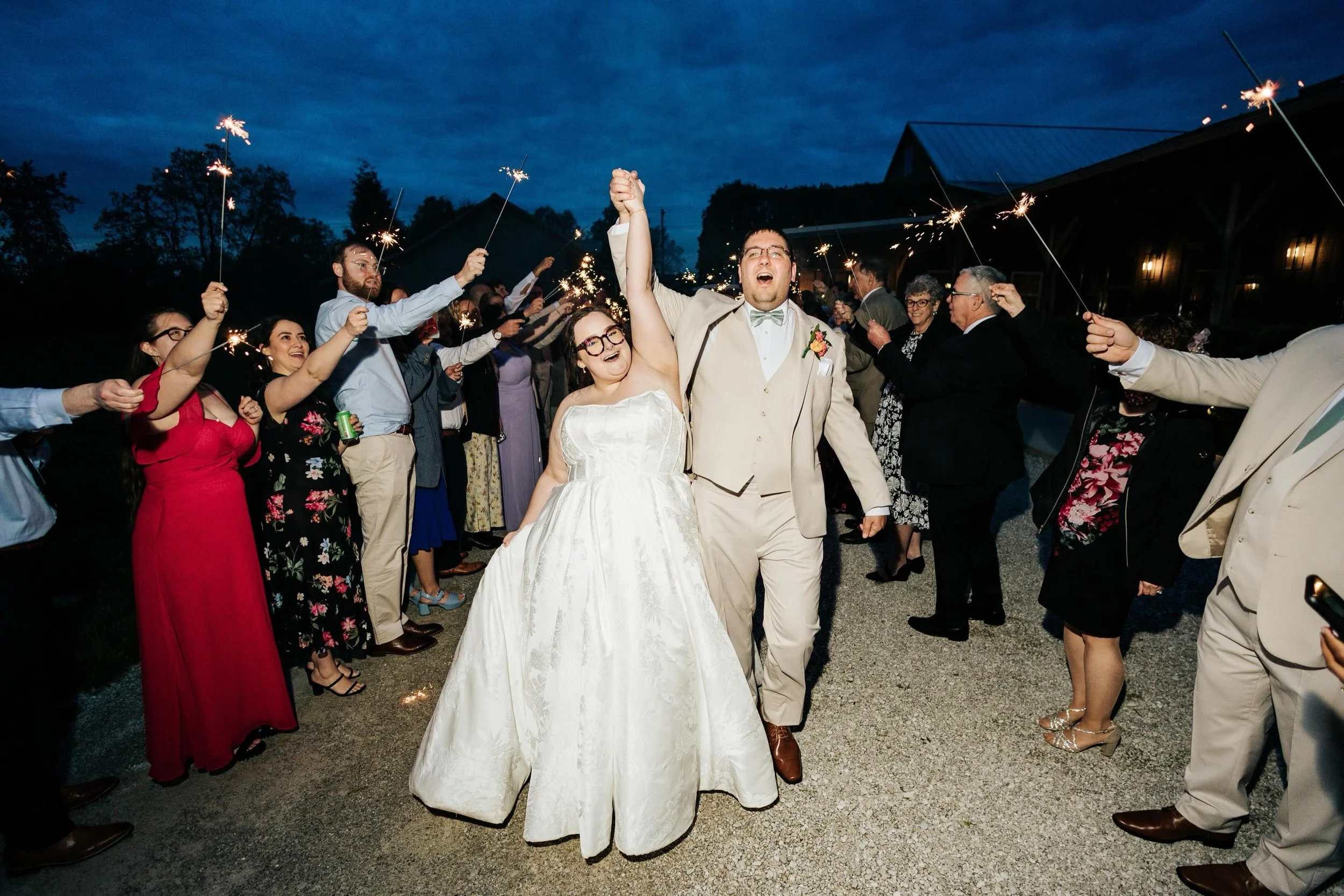 My first of four weddings this month and such a good one to kickoff busy season again! Congratulations to the newest Mr. and Mrs. Brink!! ✨

Venue: @jorgensenfarms / The Garden
Photo: @haleyelizabethstudios 
Florals: @jorgensenfloral 
Hair: @cactusha
