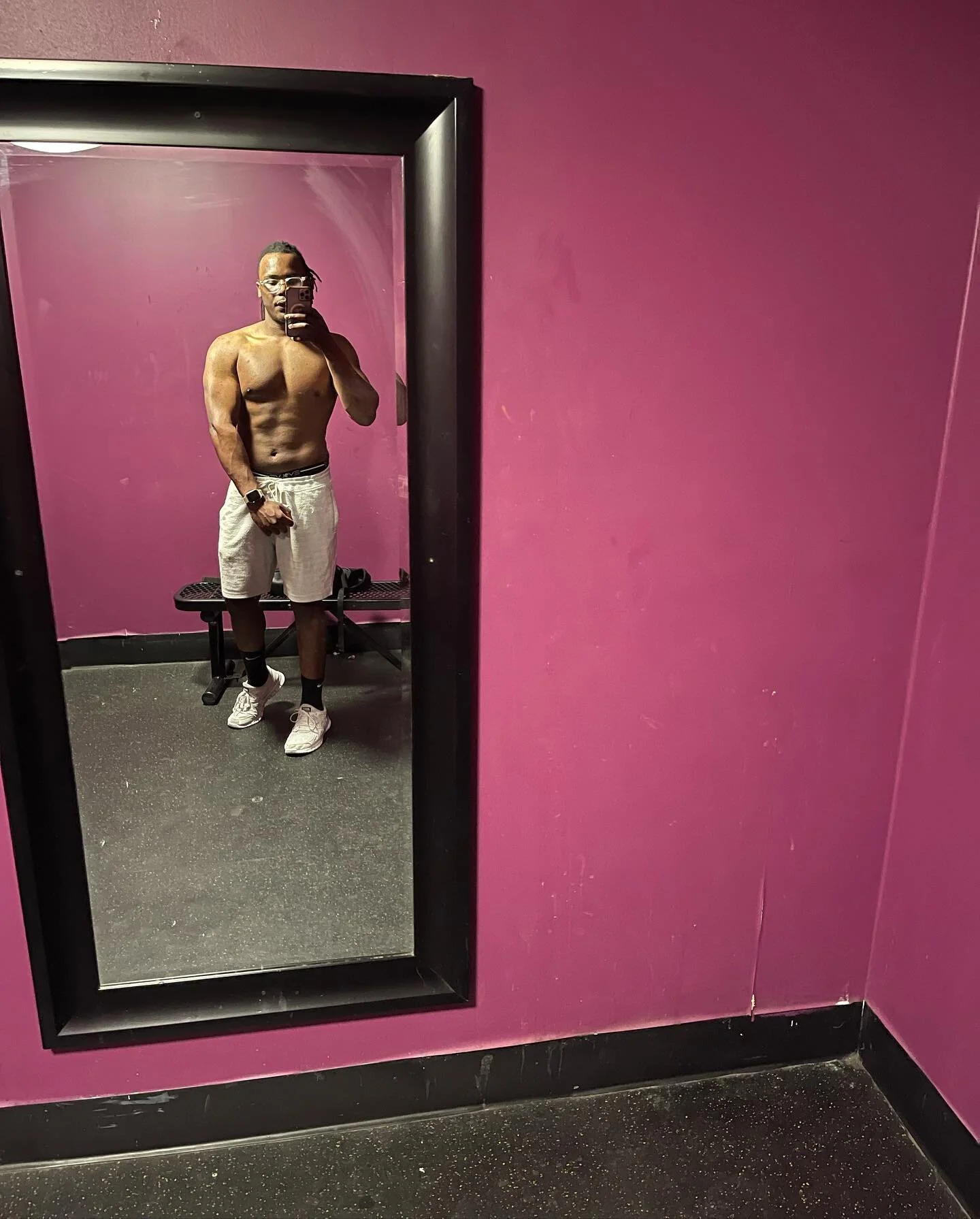 Same person. Just in a happier and healthier place in my life&hellip;. 💪🏾💪🏾💪🏾 

2020-2022 

#fitnessmotivation #fitnessjourney #gymmotivation #menshealth #fitnessgram