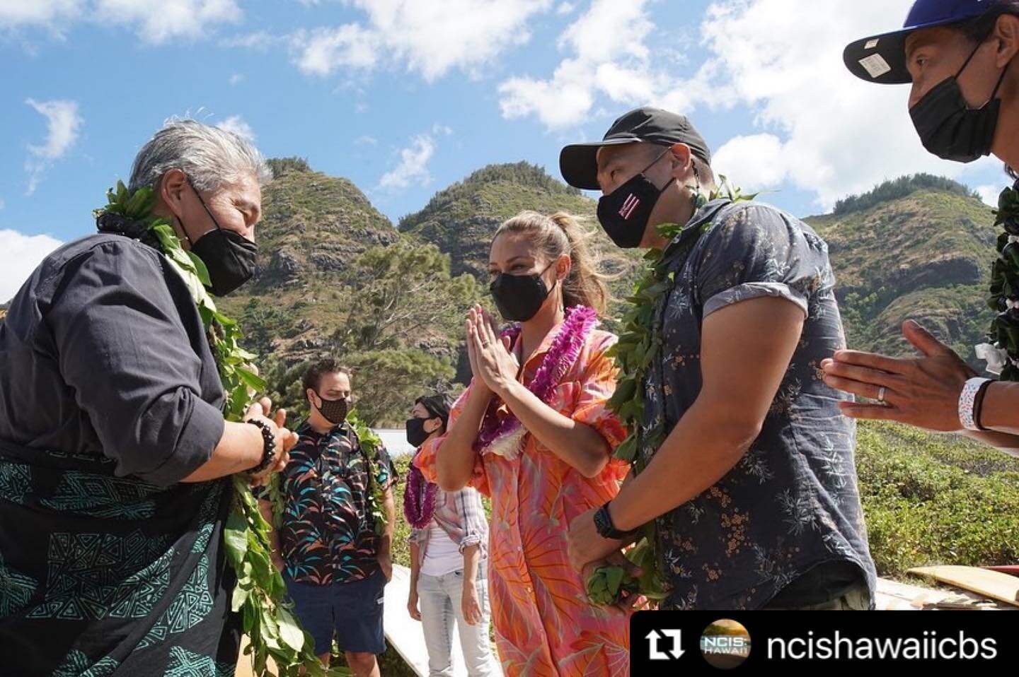 🤙 wonderful meeting everyone. 

@ncishawaiicbs 
・・・
Aloha! Production has officially started on #NCISHawaii. See you this fall on @cbstv and @ParamountPlus.