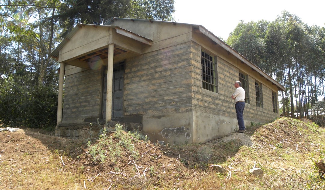 Mua Hills Learning Center: Built adjacent to the clinic