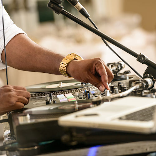 DJ's DJ Drew instagram/dr_dru_614 DJ Dayna www.djdayna.com Team DJ www.teamdj.com Night Music www.nightmusicdj.com