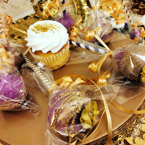 CANDY & DESSERT TABLES Adrienne Ruff Event Co. www.adrienneruffeventco.com Ladyfingers Dessert Co. (provided through Camela Lynn Weddings & Events )