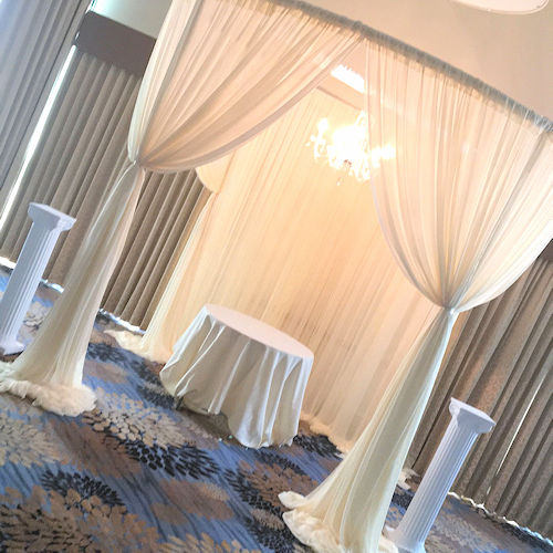 DECOR & FURNITURE RENTALS A Vision of Elegance envision-elegance.com Something Old Dayton www.somethingolddayton.com