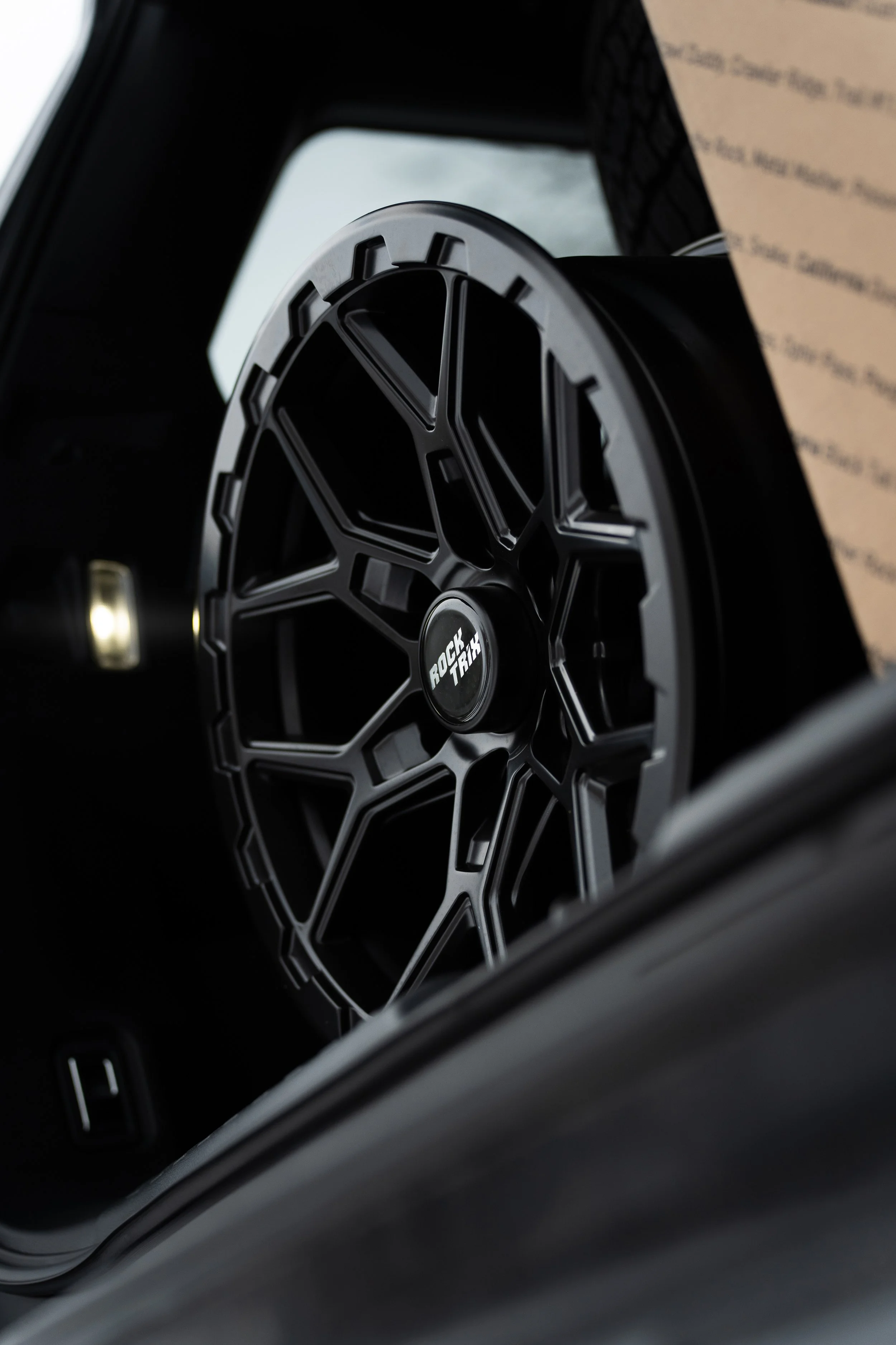 ian-jones-isjdesigns-2025-toyota-4runner-trd-sport-rocktrix-rt107-matte-black-wheel15.jpg