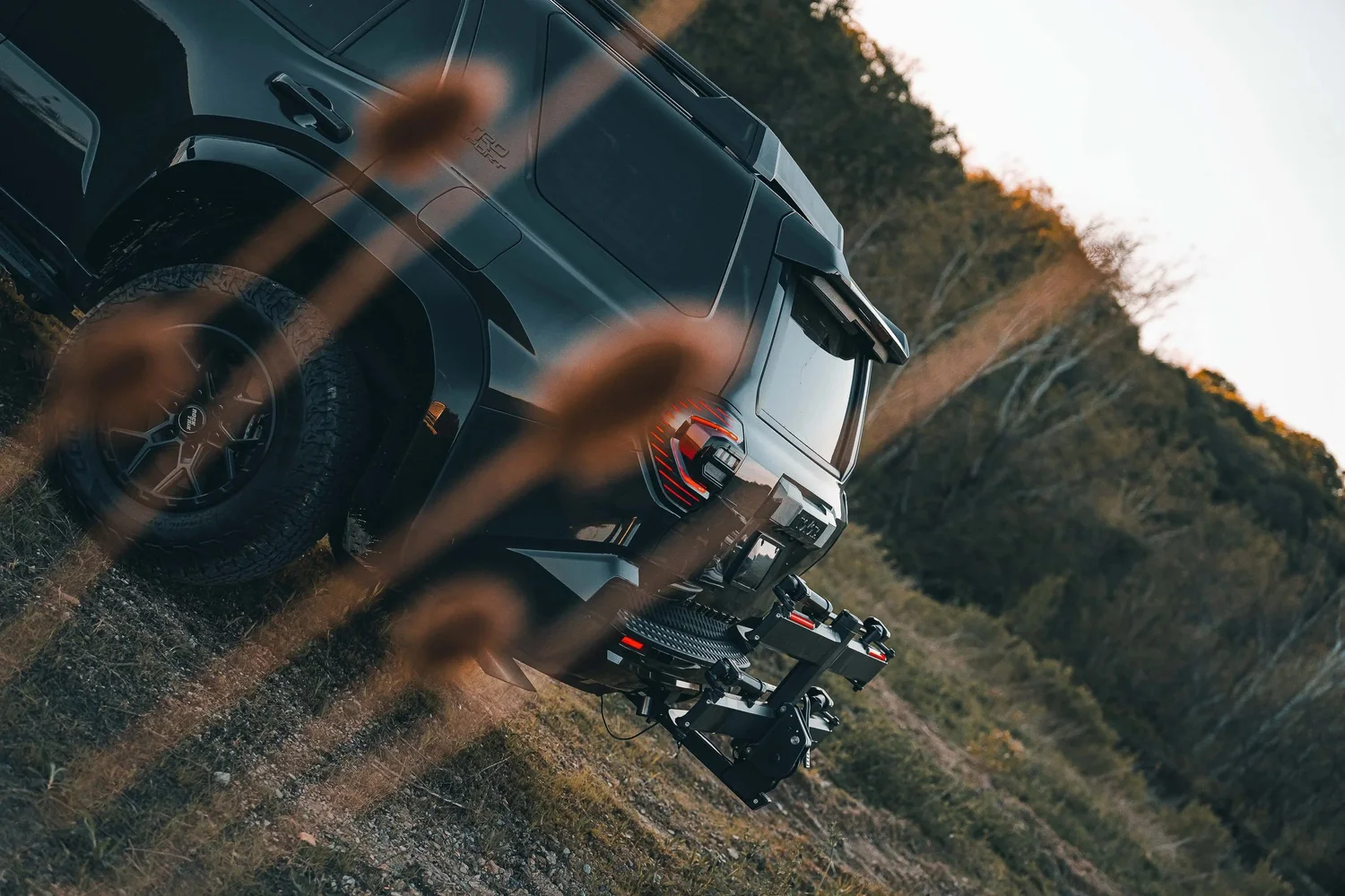 Kuat Piston Pro X on a 4Runner outdoors, the environment its buyer actually drives. Ian Jones, ISJDESIGNS.