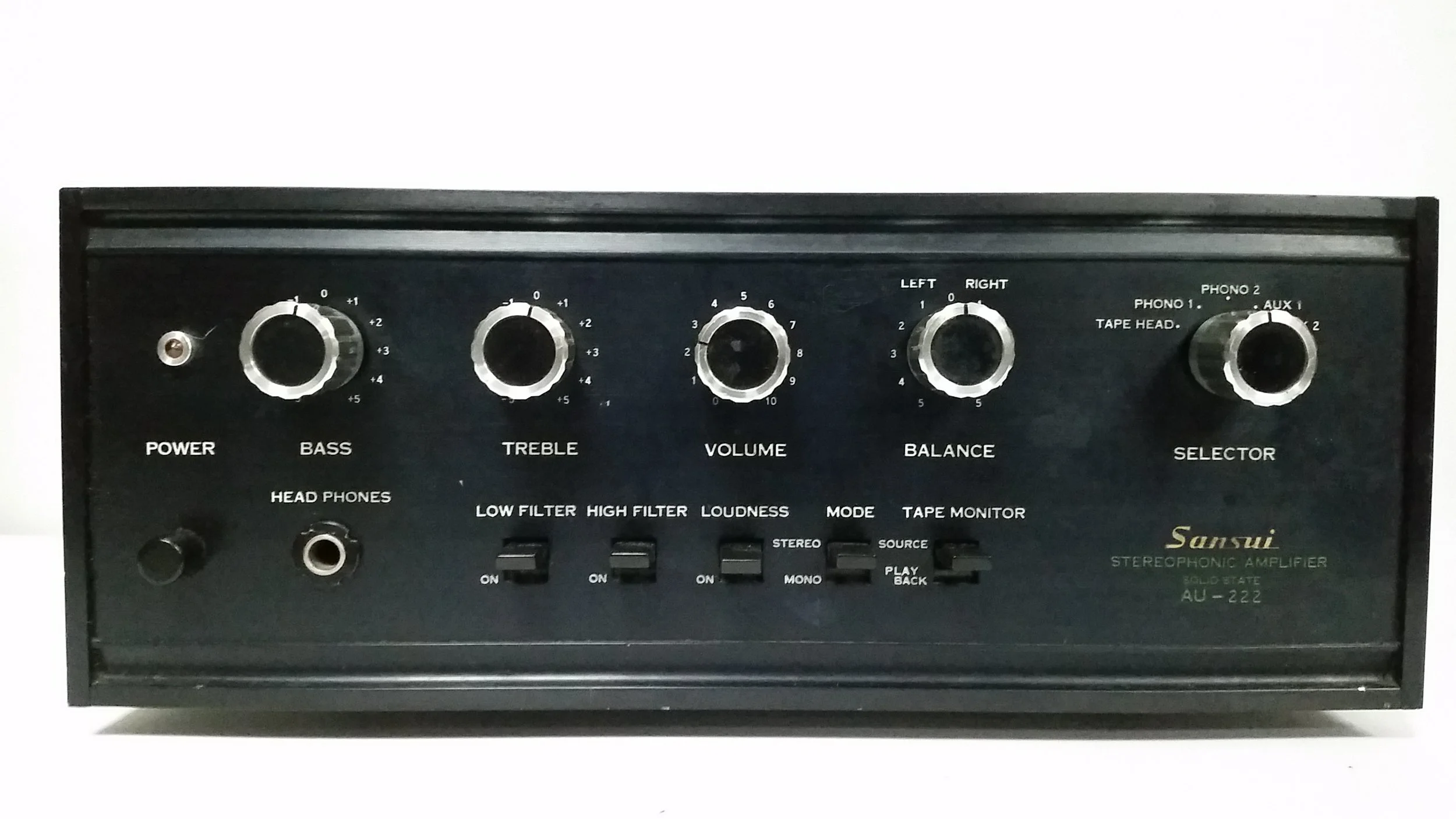 Sansui au-222 stereo amplifier Small compact unit great for places with limited space Specifications Power output: 18 watts per channel into 8Ω (stereo) Frequency response: 20Hz to 30kHz Total harmonic distortion: 0.8% Damping factor: 20 Input sensitivity: 2mV (MM), 150mV (DIN), 150mV (line) Signal to noise ratio: 60dB (MM), 65dB (line) Channel separation: 50dB (line) Output: 150mV (line), 30mV (DIN) Speaker load impedance: 4Ω to 16Ω Semiconductors: 18 x transistors, 4 x diodes Dimensions: 292 x 111 x 267mm Weight: 5.8kg $355