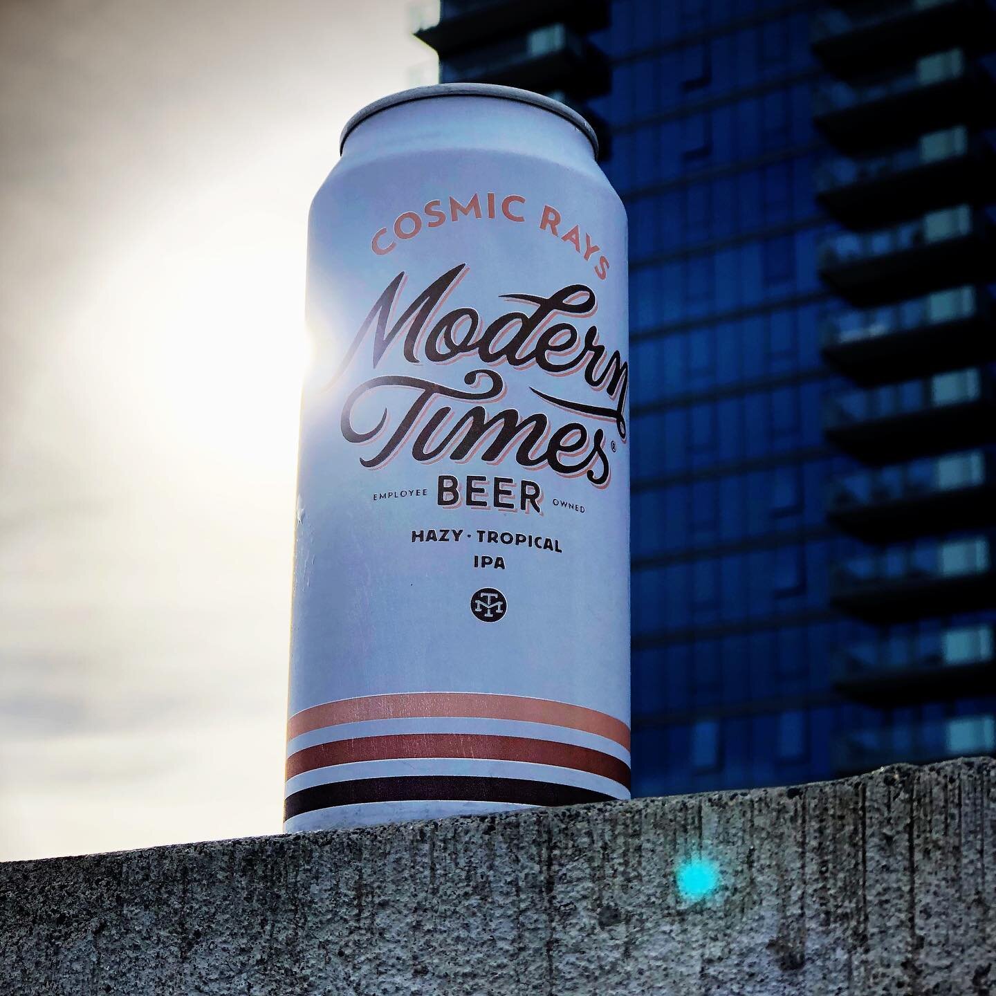 Next up from @moderntimesbeer
Cosmic Rays

CITRA &bull; SIMCOE &bull; SABRO &bull; EKUANOT

Hazy IPA

Online and in shop