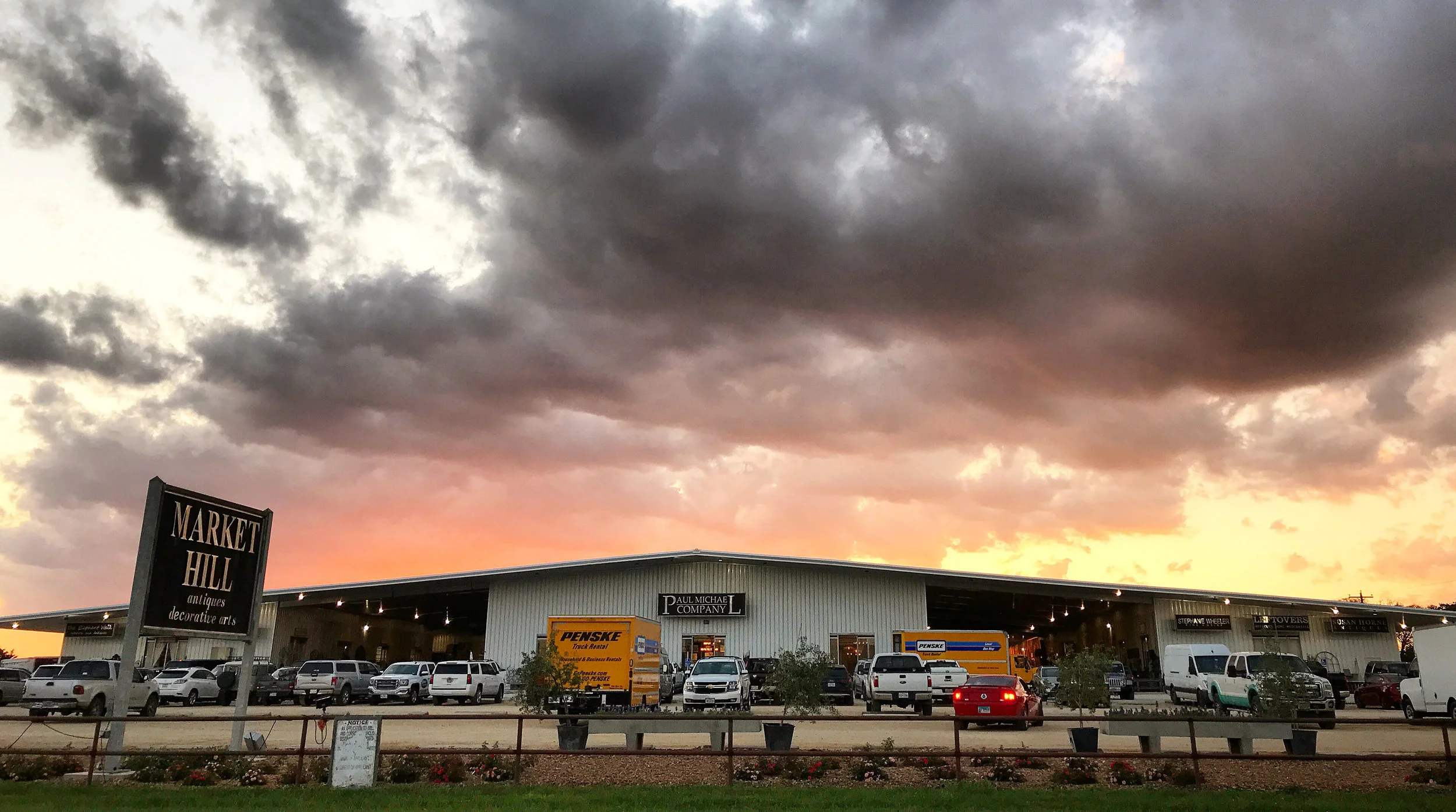 Market_hill_ex_sunset.jpg