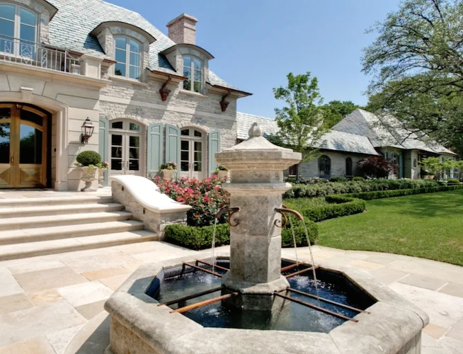 Photo courtesy of Pettit Architecturals