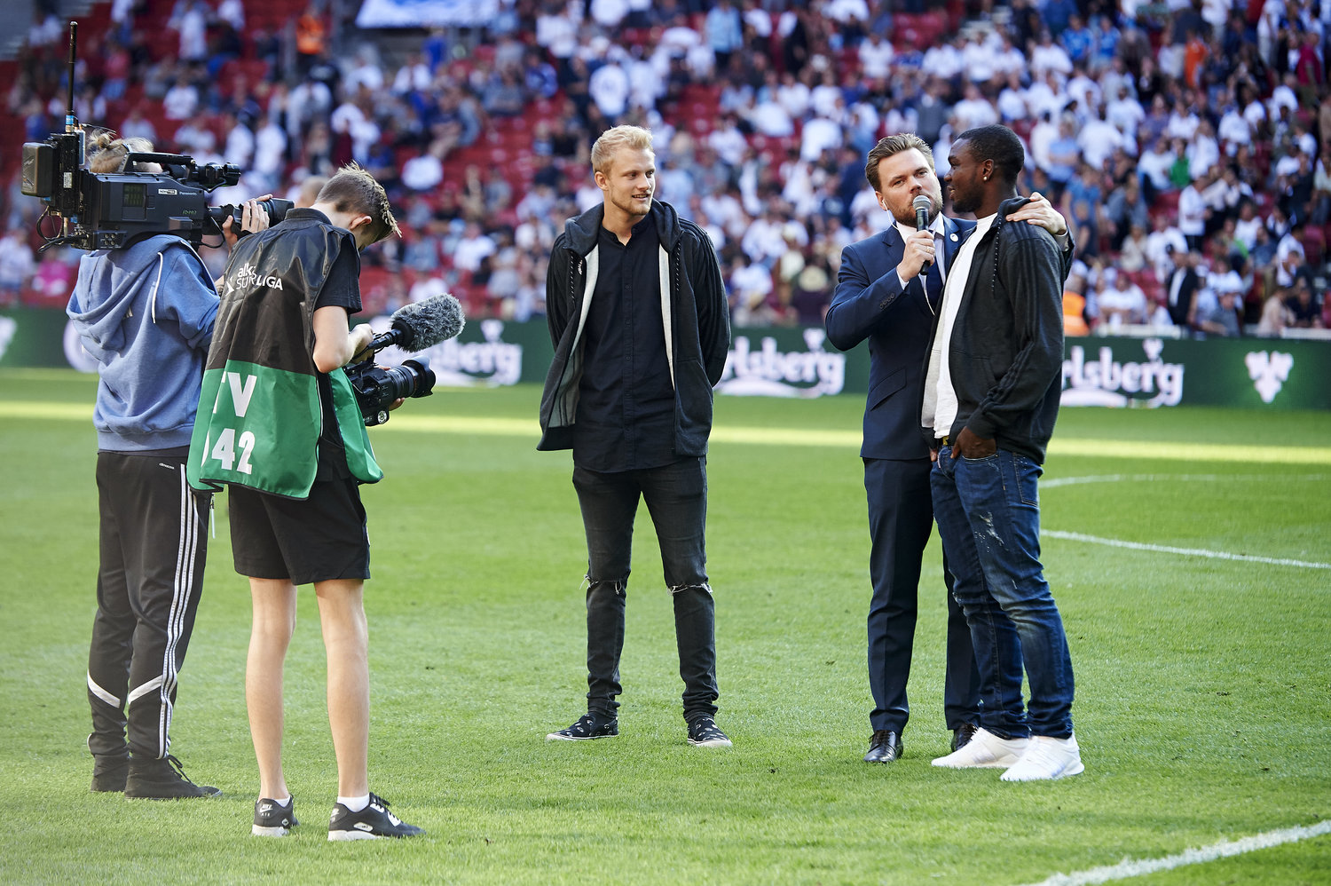 Nicolai Boilesen og Jores Okore er udset til at fastholde FC Københavns sportslige niveau på trods af spillersalg. Foto: Lars Rønbøg/Frontzone Sports/Getty Images