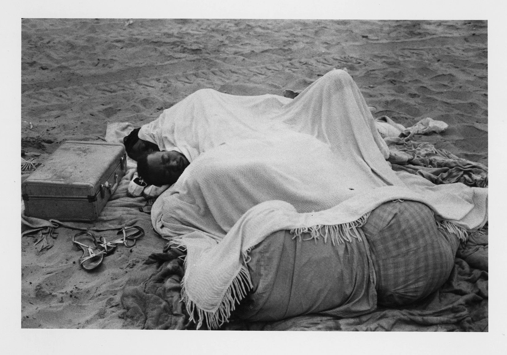   CONNEY ISLAND, 4TH OF JULY  Silbergelatineabzug. 1958. Späterer Abzug. Signiert. 129 × 193 mm (204 × 253 mm) 