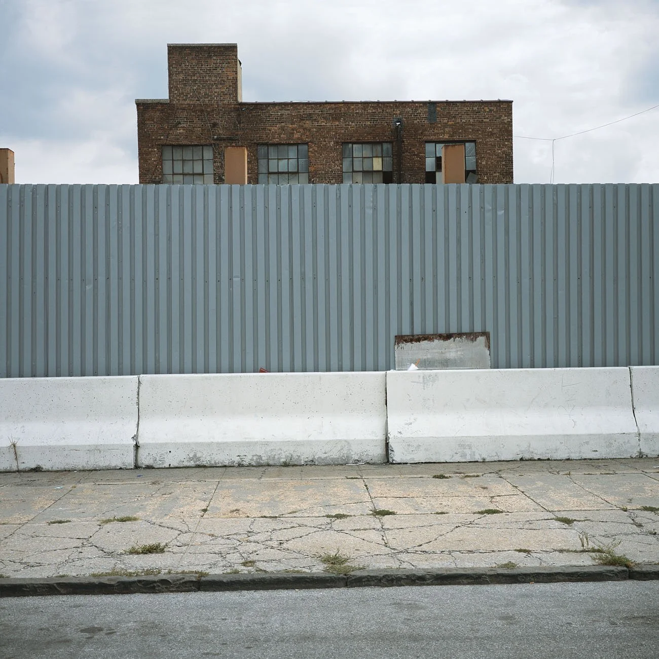 CJ_Fences_#hBldgTop_LJfuji300_8x10F.jpg