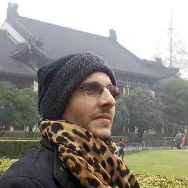ALADIN FARRÉ | Filmmaking & Podcasting in Beijing