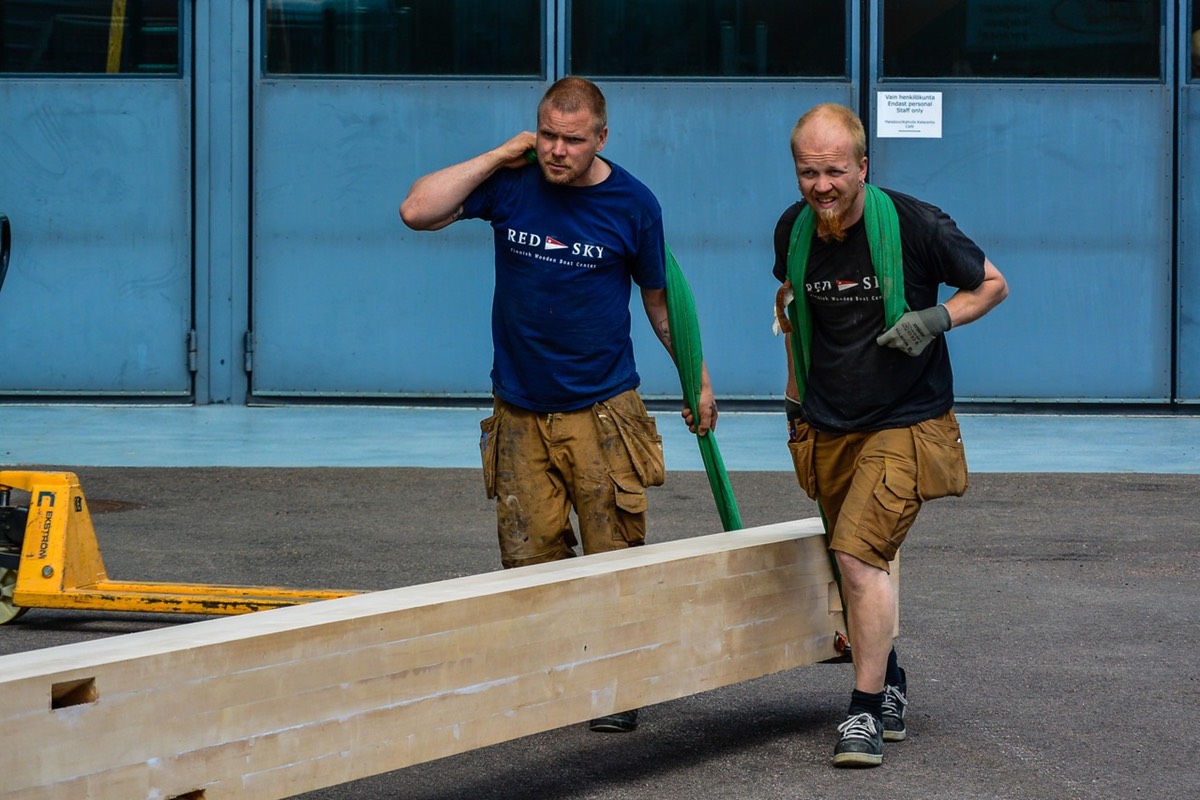 Moving the mast