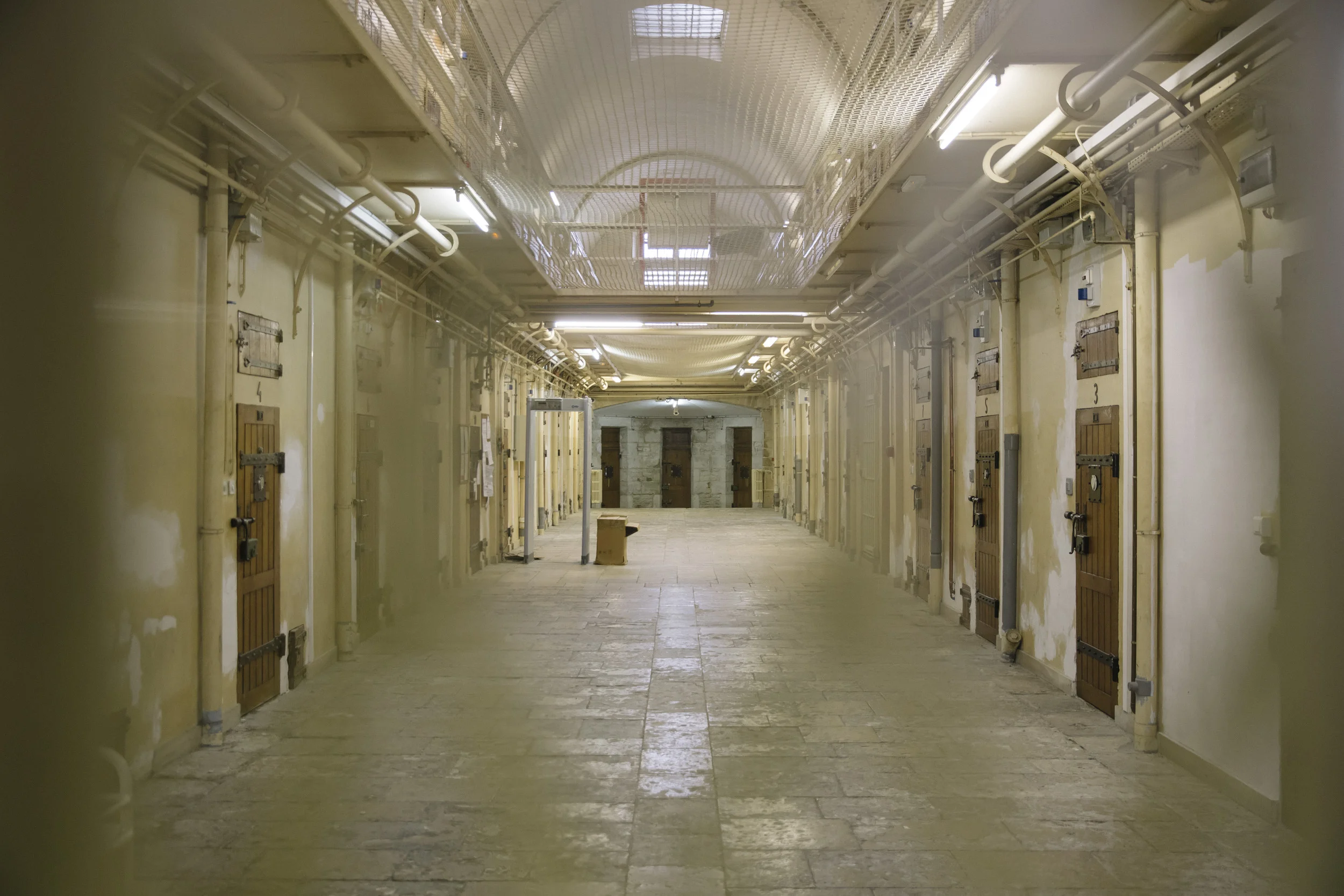 le cloitre et la prison