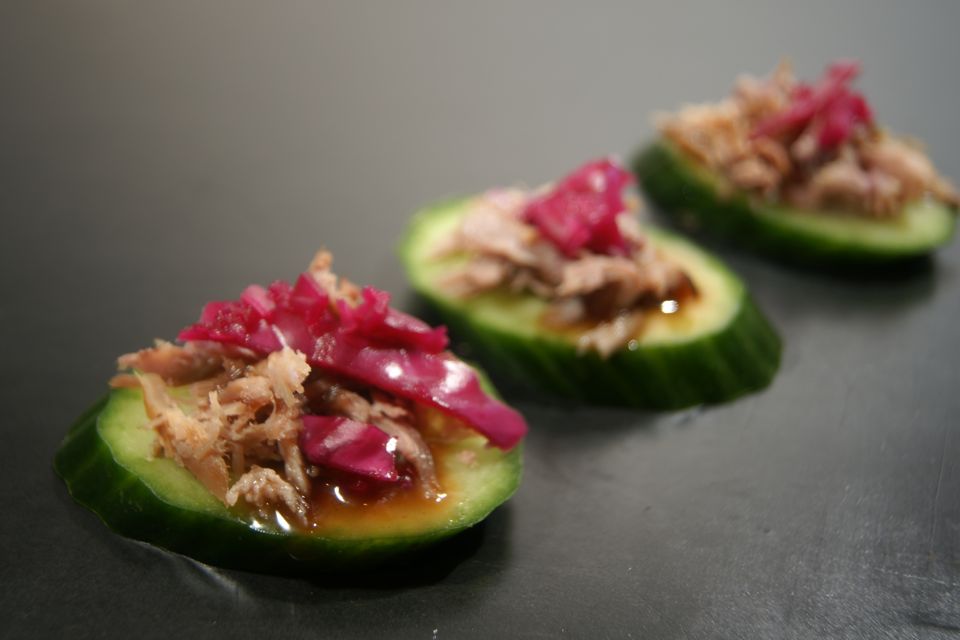 hoisin-duck-on-cucumber.jpg