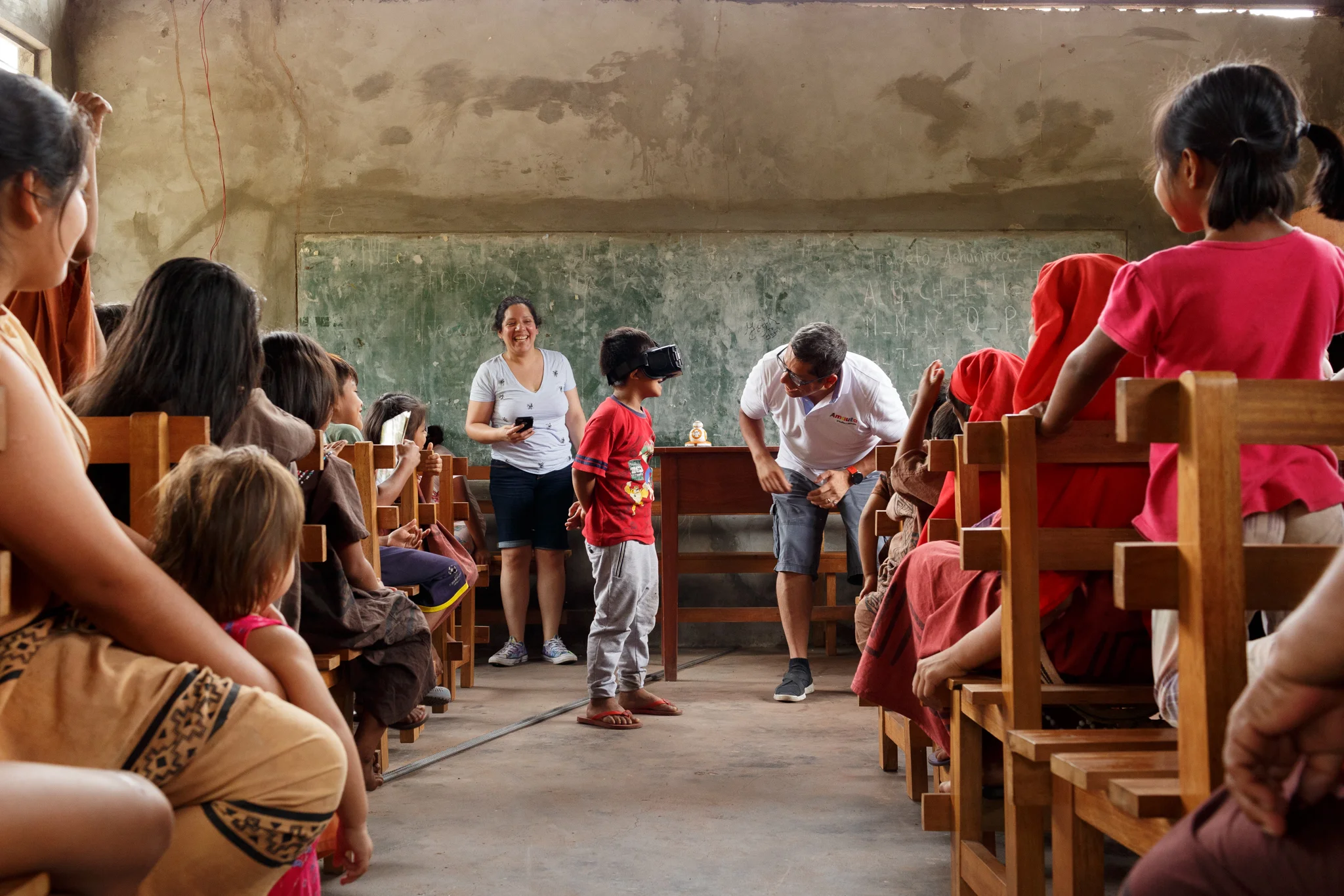 Sala de aula na tribo Ashaninka