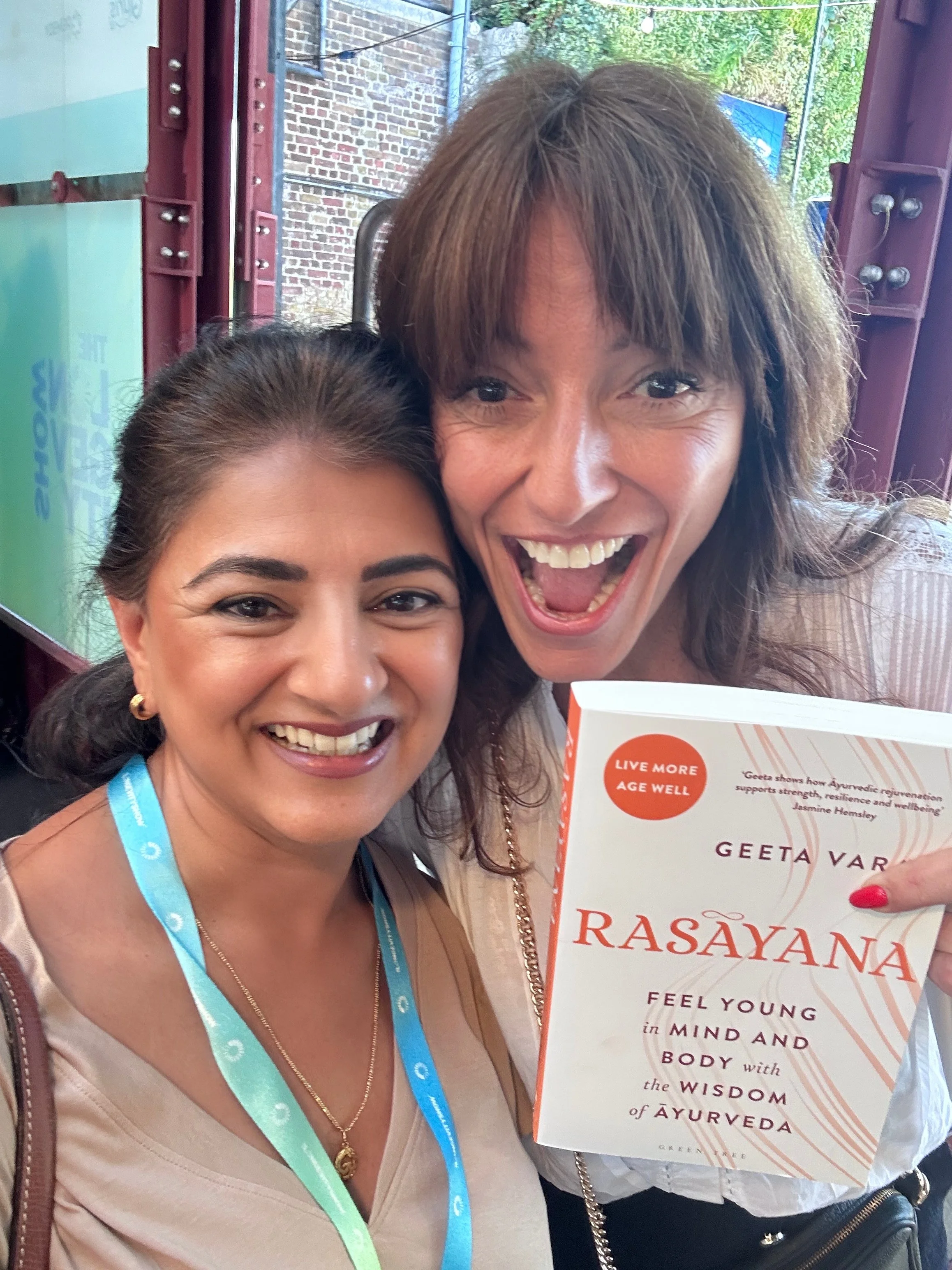 Geeta & Davina-the-longevity-show.JPG