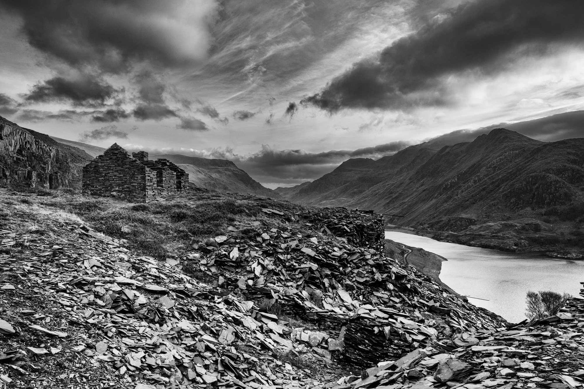161227 Dinowig and Llyn Peris.jpg