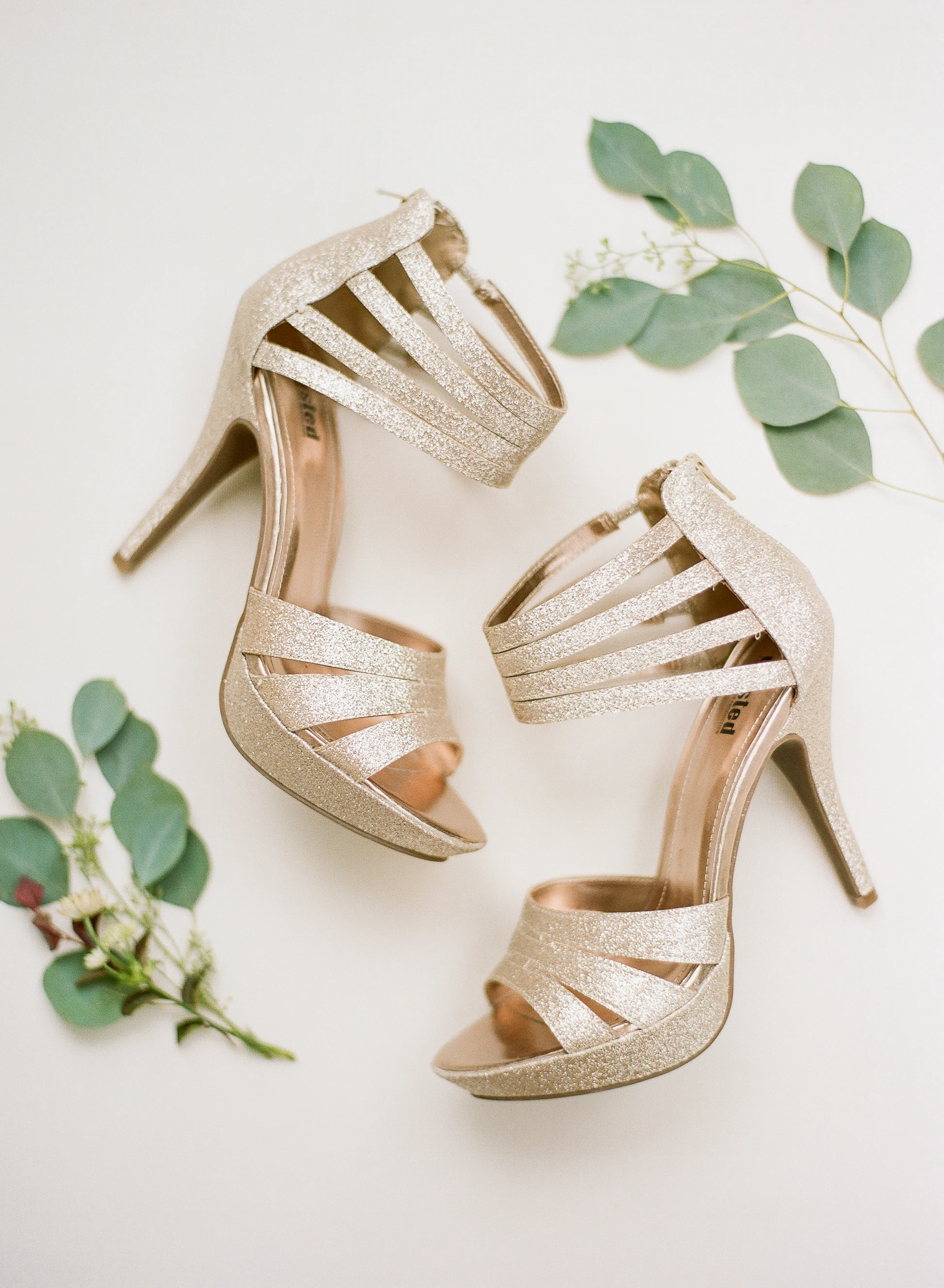 MauveLaceStyledShoot-23.jpg