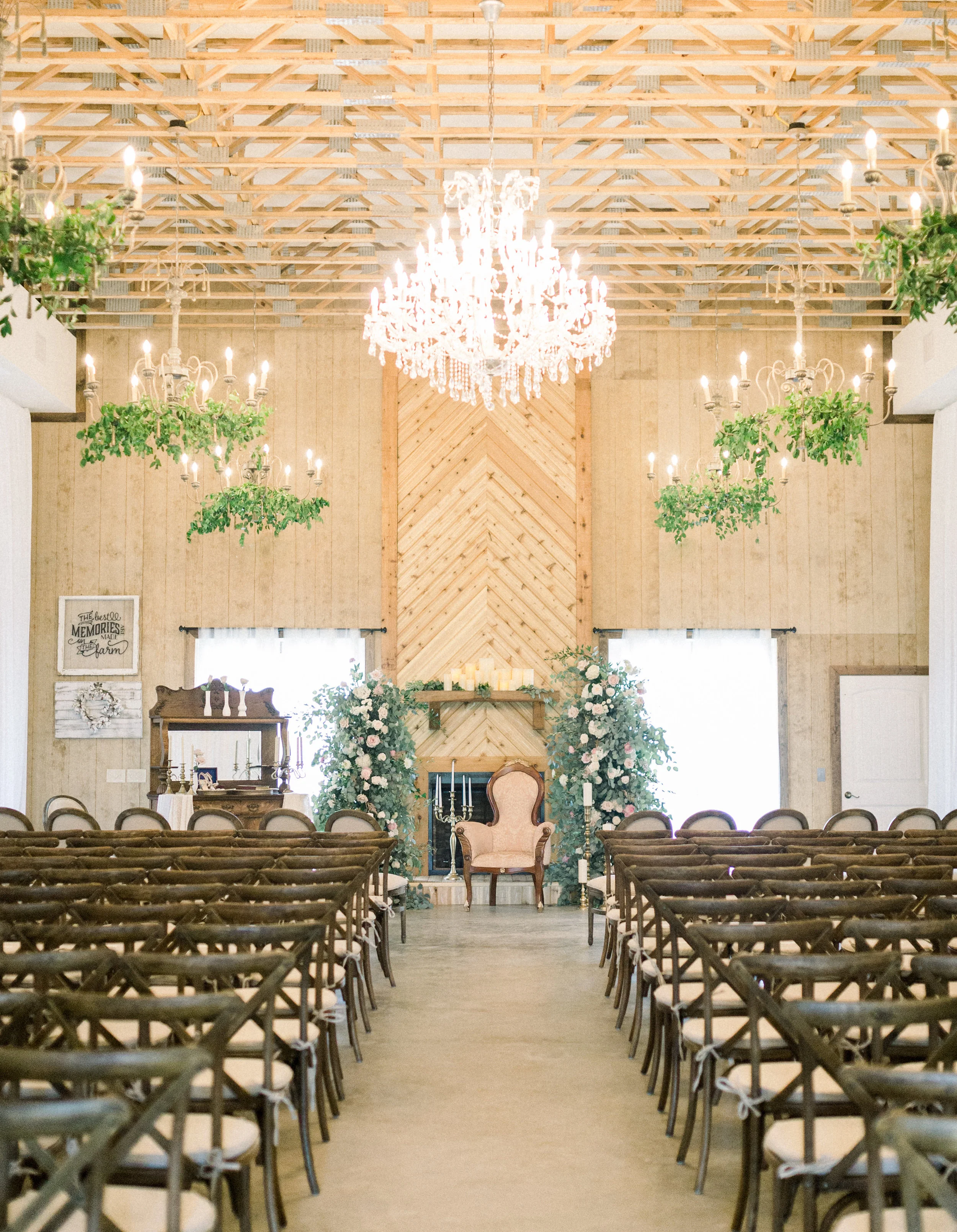Elegant Barn Quinceanera