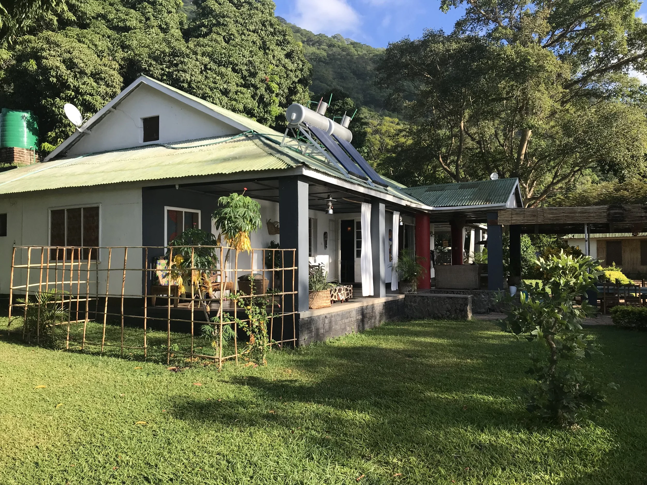 Monkey Bay Beach Lodge