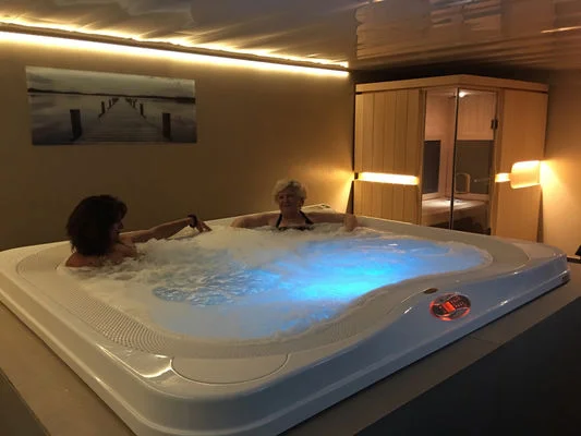 jacuzzi.jpg